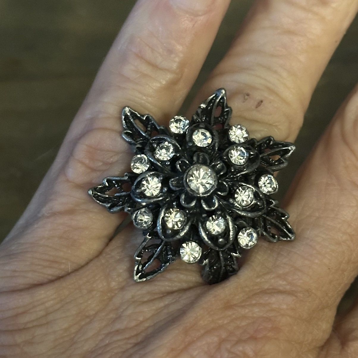 Vintage Vintage rhinestone flower adjustable statement ring Size ONE SIZE - 3 Thumbnail