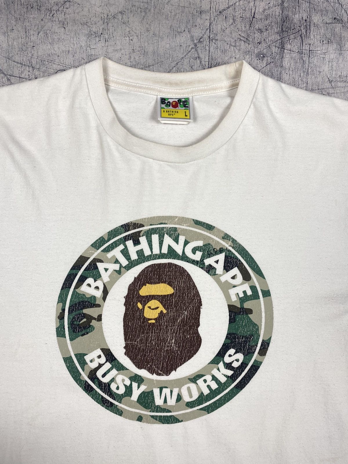 Bape Vintage A Bathing Ape Busy Works Tee OG BAPE Distressed Size US L / EU 52-54 / 3 - 8 Thumbnail