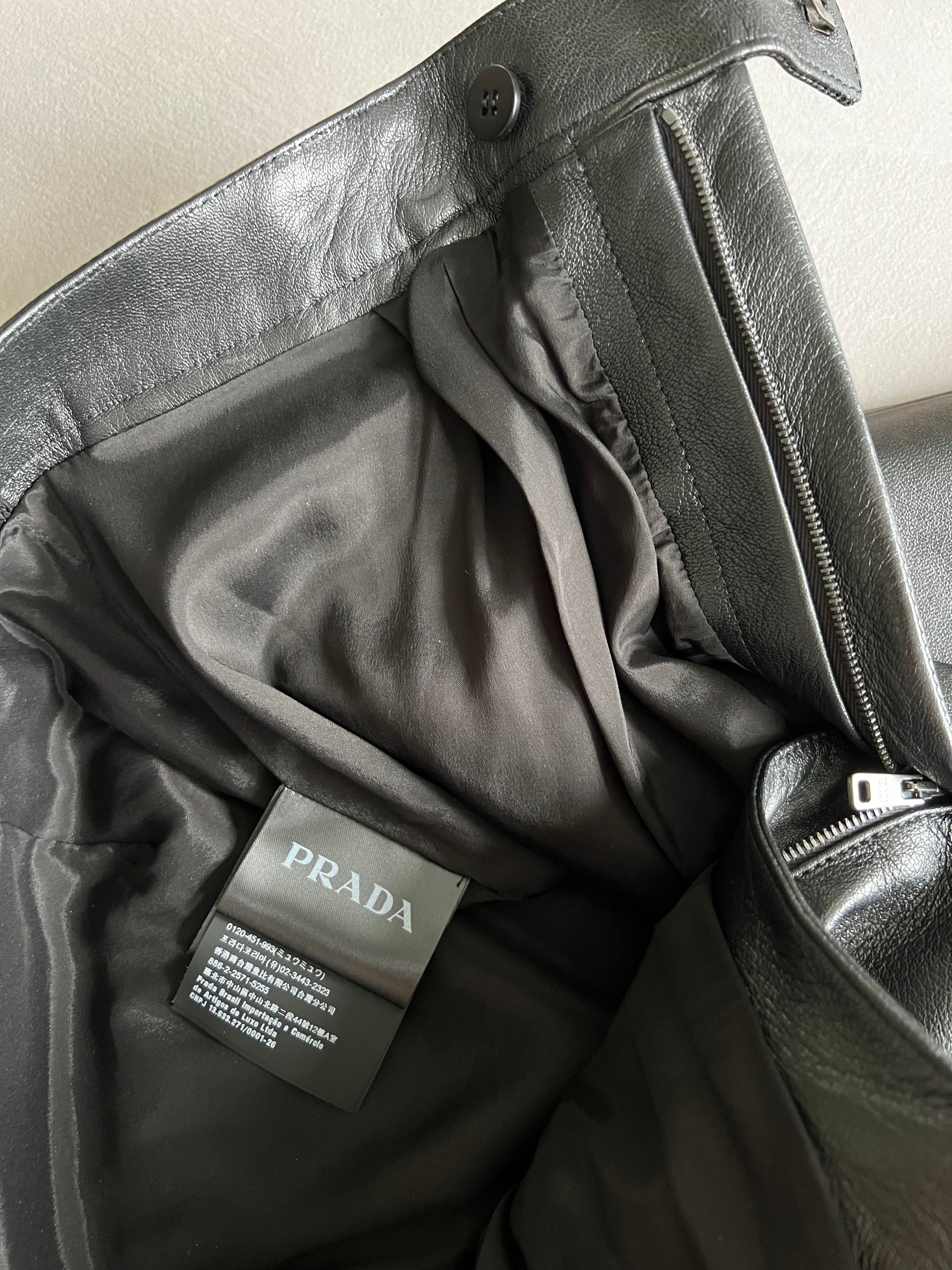 Prada Prada Pleated Nappa Leather Shorts Size US 30 / EU 46 - 3 Thumbnail
