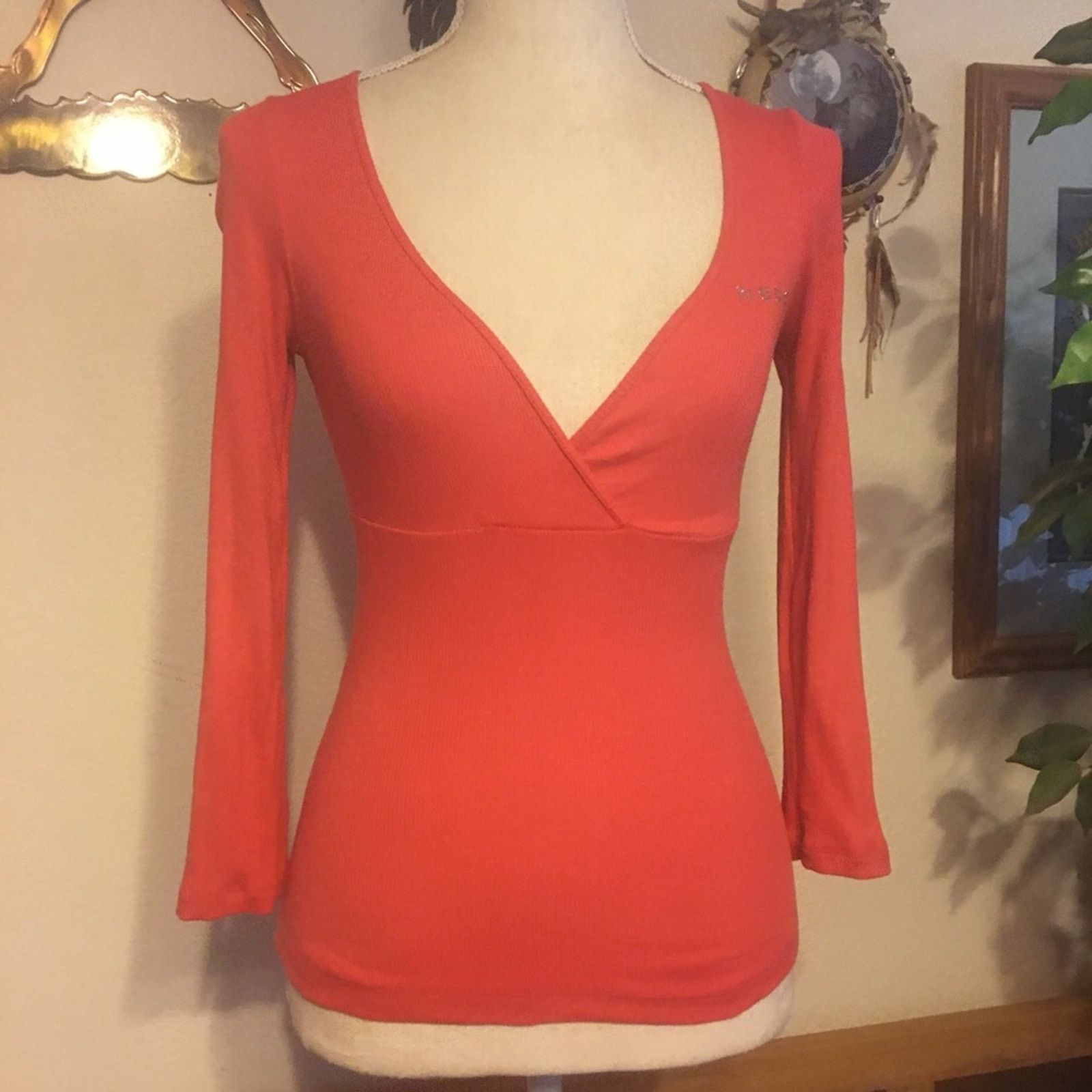 Bebe Bebe rhubarb low cut v neck crystal “Bebe” top Size S / US 4 / IT 40 - 1 Thumbnail