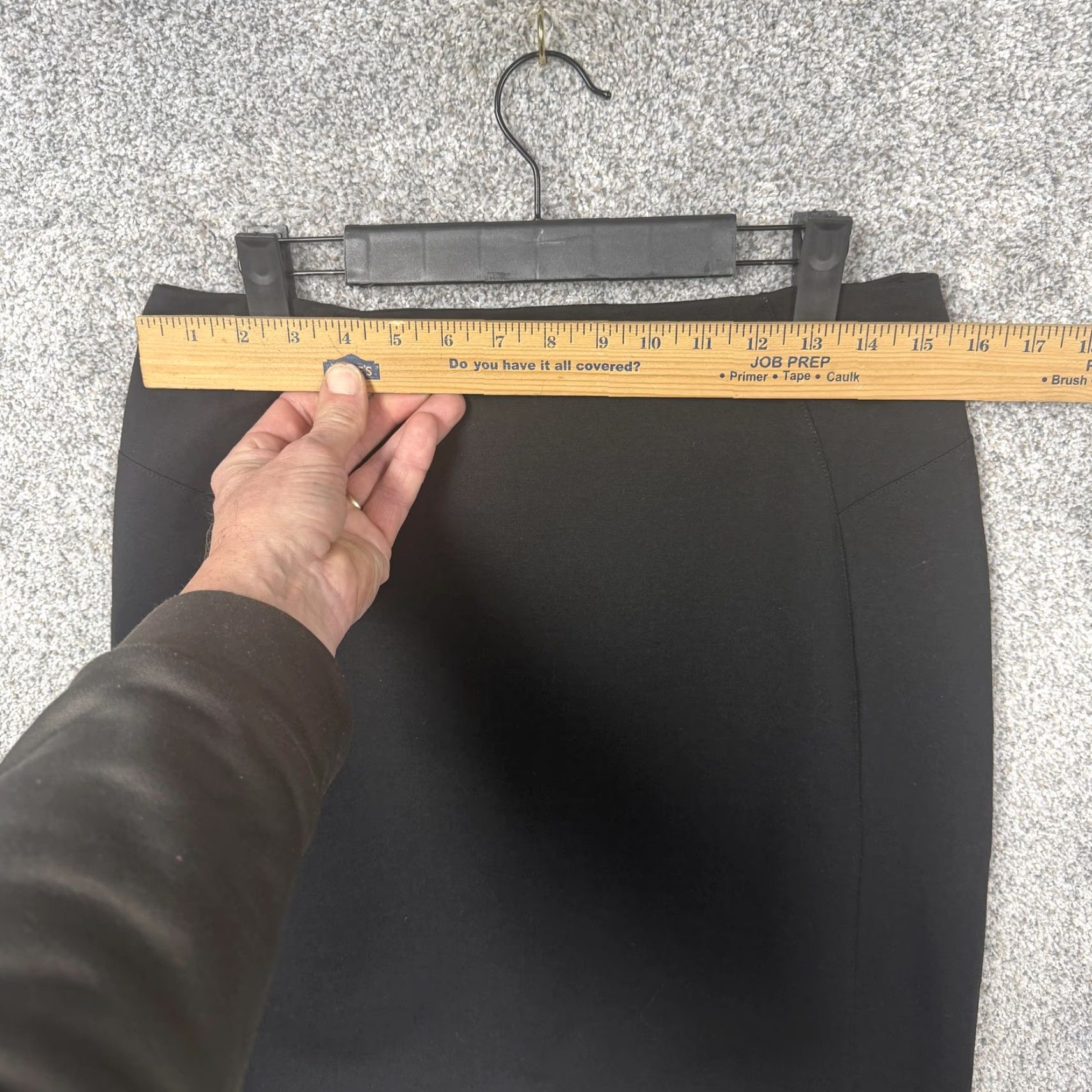 Vintage New York & Company Skirt 10 Black Stretch Office Career Minimalist Pencil Knee Length Zipper Slit Womens Regular Size 10 Size 32" / US 10 / IT 46 - 2 Thumbnail