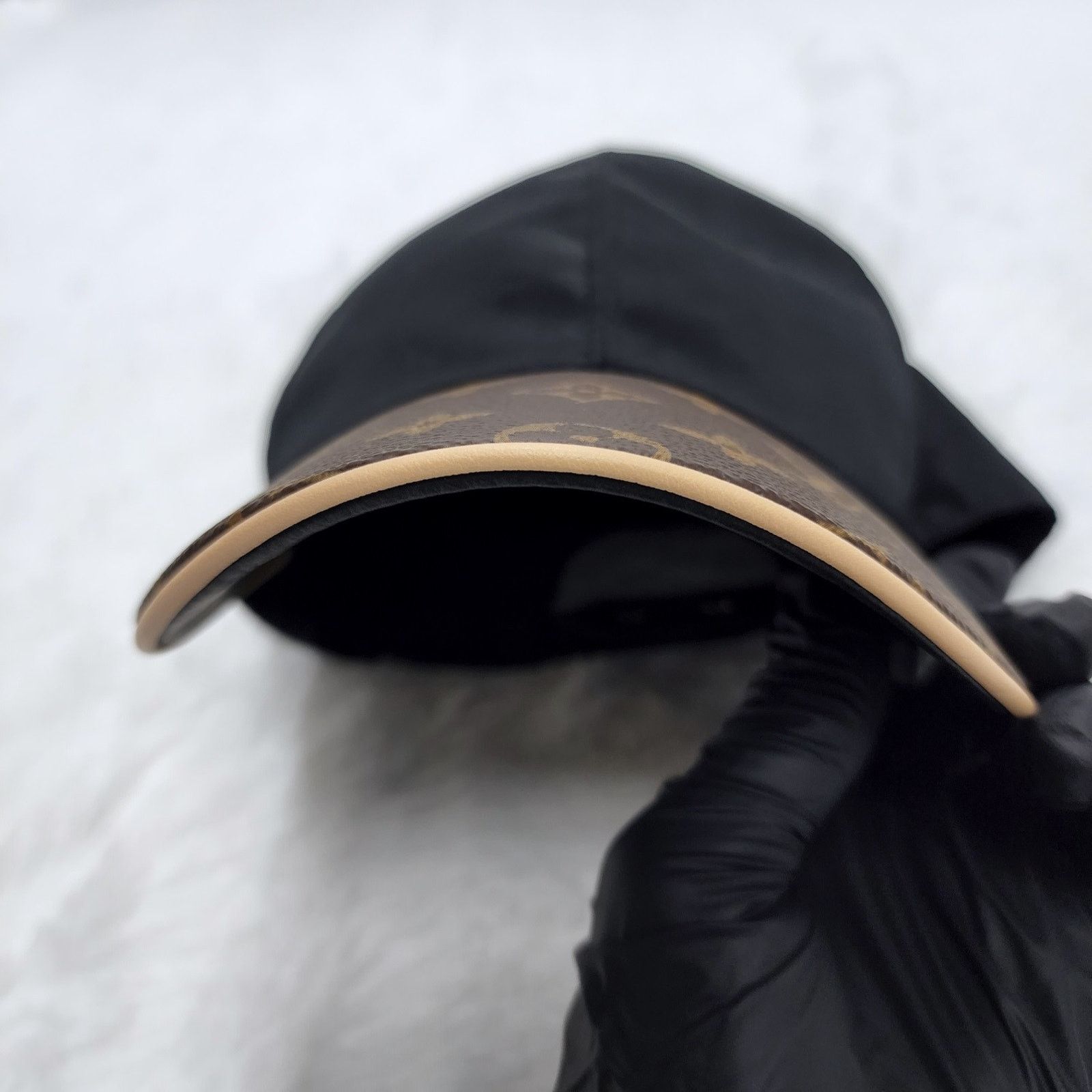 Louis Vuitton Louis Vuitton Cap Ou Pas Baseball Cap Black Medium NWOT Size ONE SIZE - 3 Thumbnail