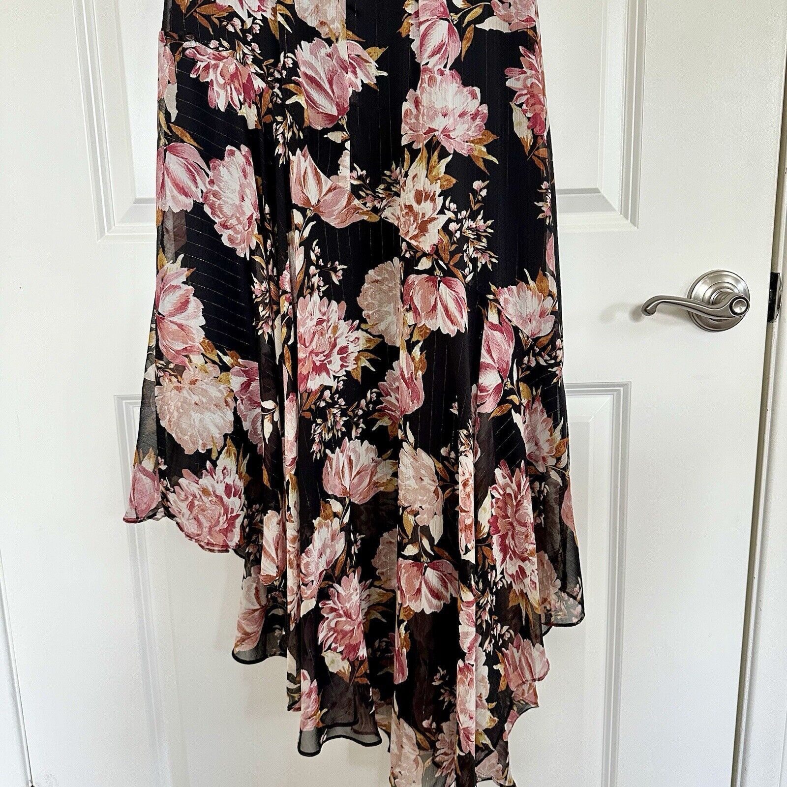 ASTR The Label ASTR The Label Flutter Sleeve Floral Maxi Dress Size M Size M / US 6-8 / IT 42-44 - 6 Thumbnail