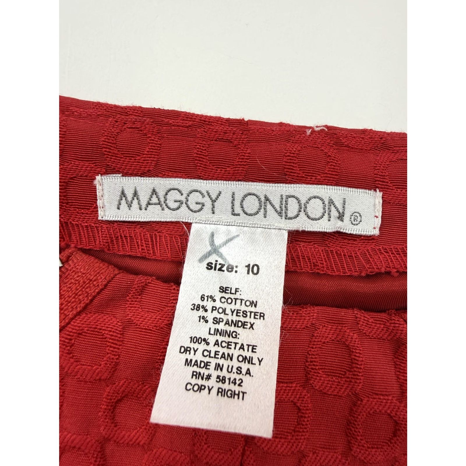 MAGGY LONDON Maggy London Dress Womens 10 Red Textured Jacquard Cap Sleeve Sheath Work Office Size L / US 10 / IT 46 - 4 Thumbnail