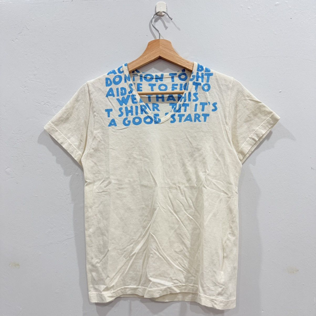 Maison Margiela Maison Margiela Aids Awareness V Neck Tee Size US S / EU 44-46 / 1 - 1 Thumbnail