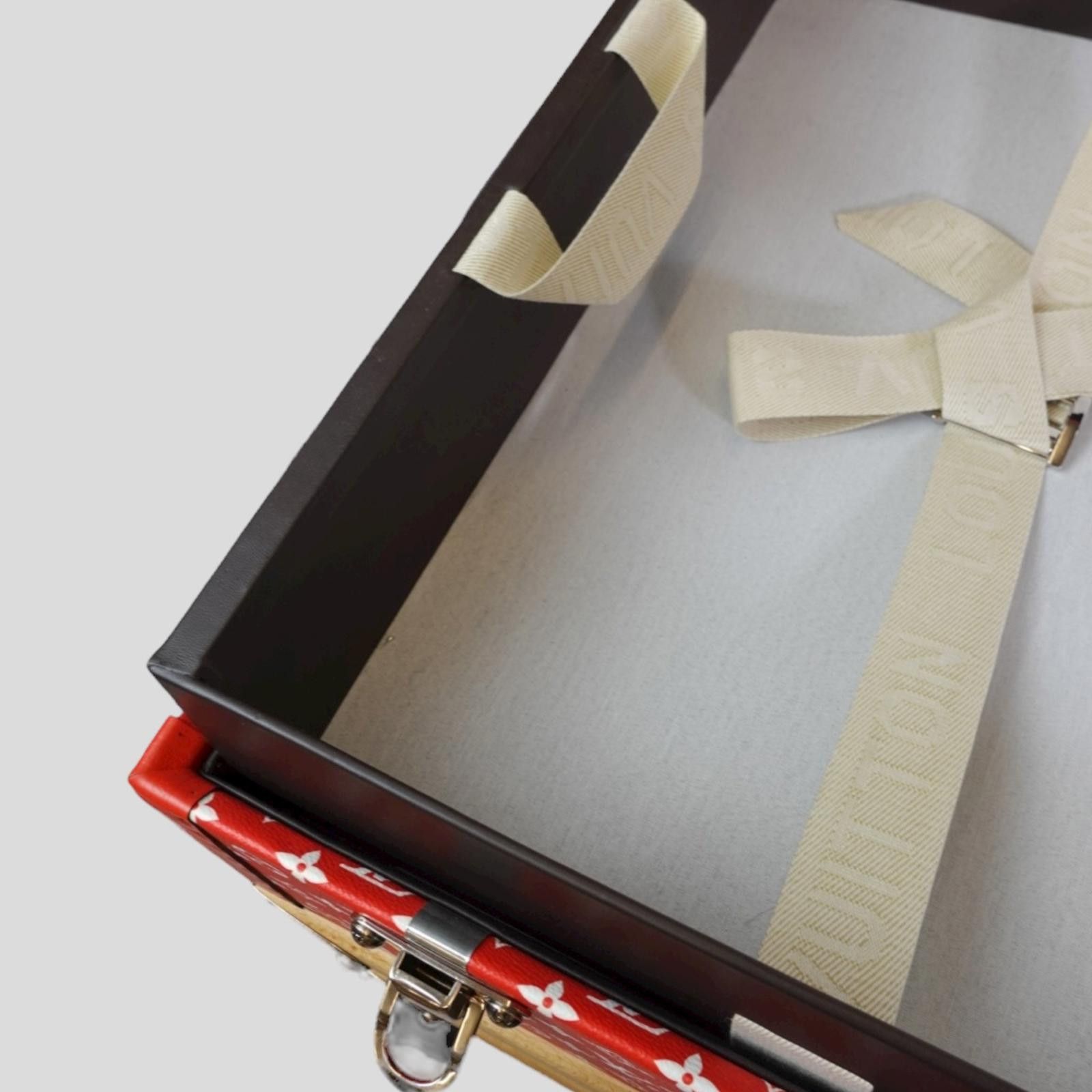 Louis Vuitton Louis Vuitton X Supreme Trunk Size ONE SIZE - 8 Thumbnail