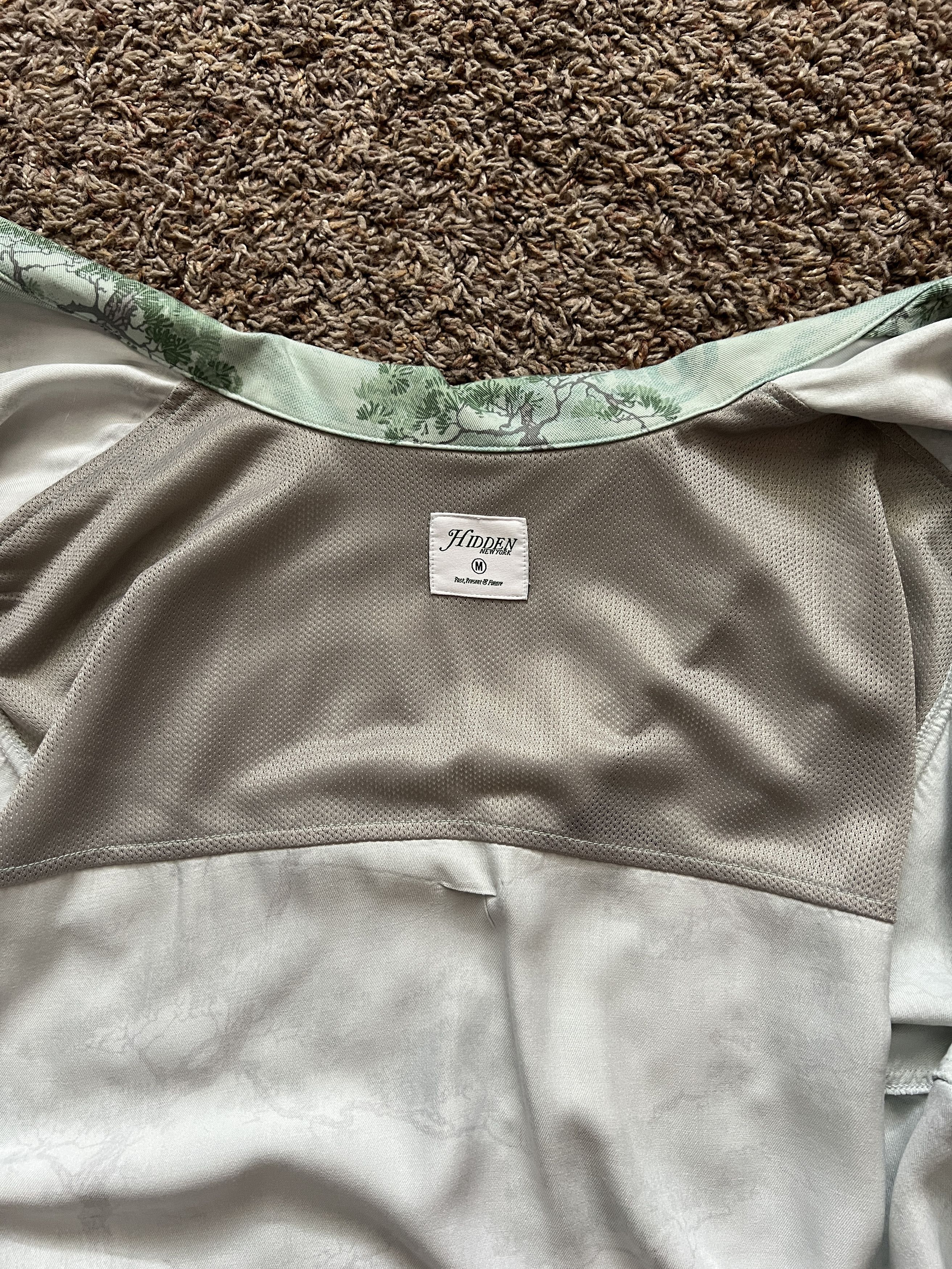 HIDDEN Hidden NY Bonsai Button Up in Green (2022) Size US M / EU 48-50 / 2 - 5 Thumbnail