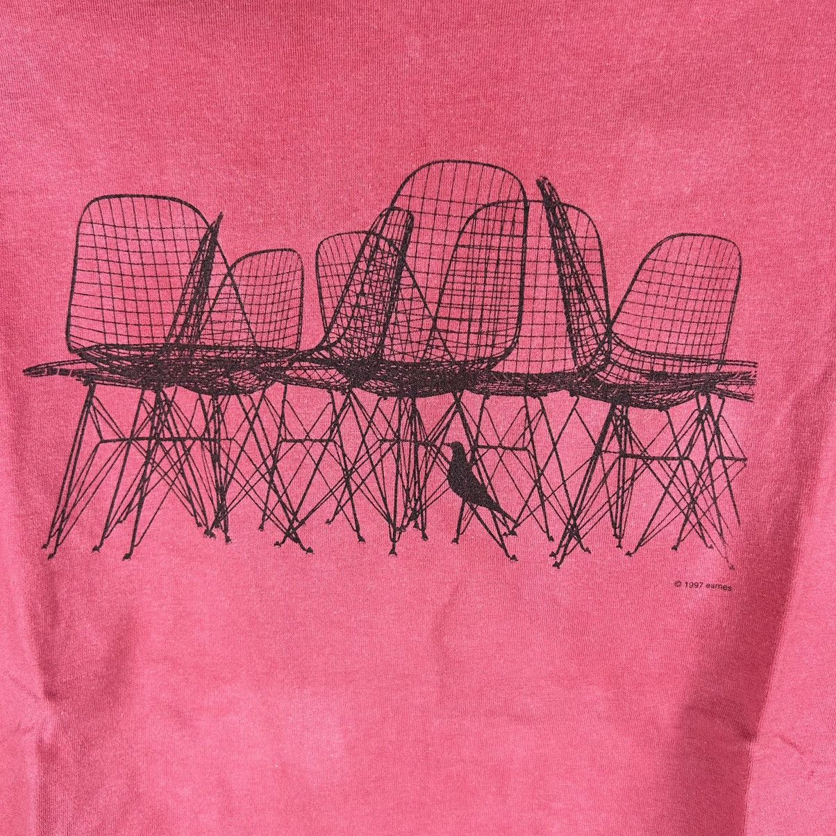Vintage Vintage 1997 RARE Eames Wire Chair Herman Miller shirt Size US L / EU 52-54 / 3 - 3 Thumbnail