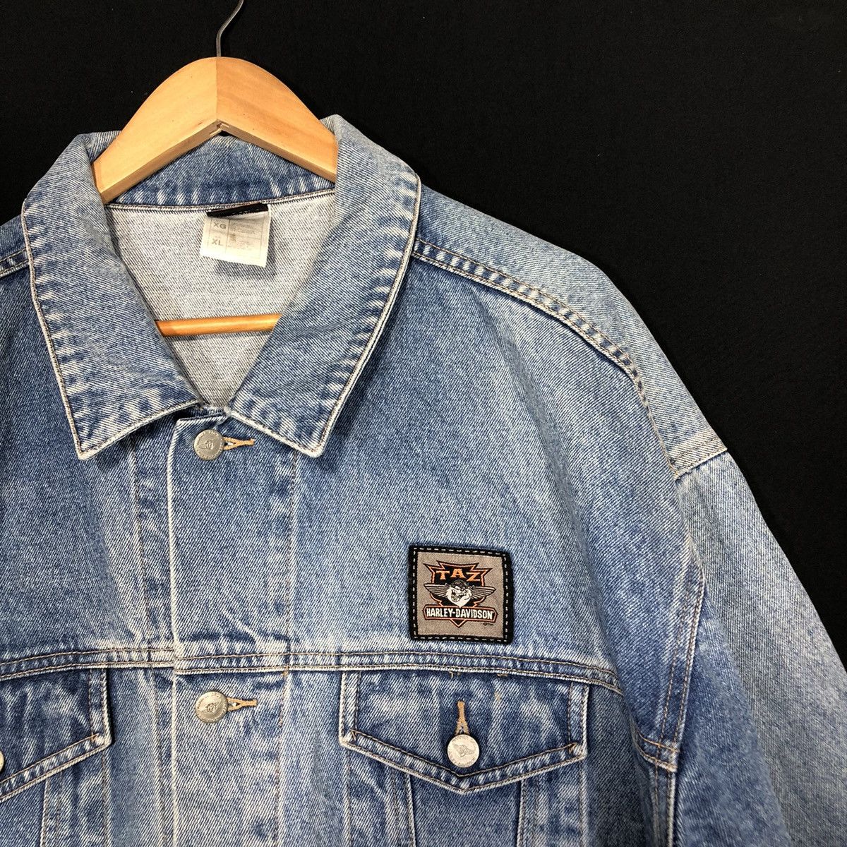 Harley Davidson × Vintage × Warner Bros Harley Davidson Motorcycle Warner Bros 2000 Trucker Jacket Size US XL / EU 56 / 4 - 13 Thumbnail