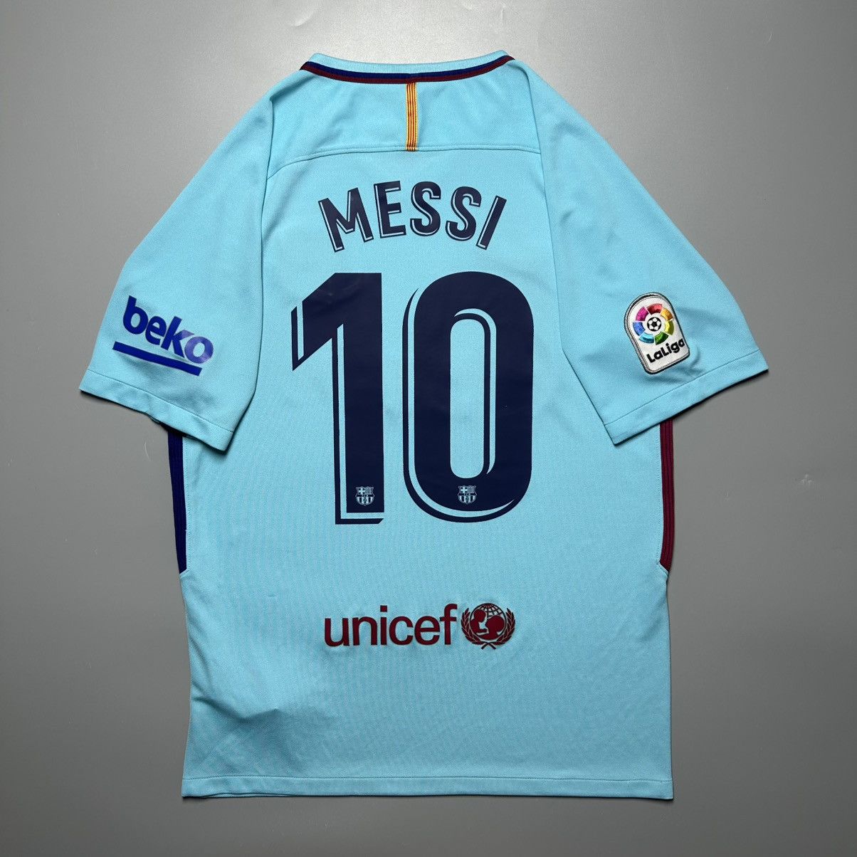 Nike BARCELONA NIKE 2017/2018 FOOTBALL AWAY JERSEY #10 MESSI Size US M / EU 48-50 / 2 - 1 Thumbnail
