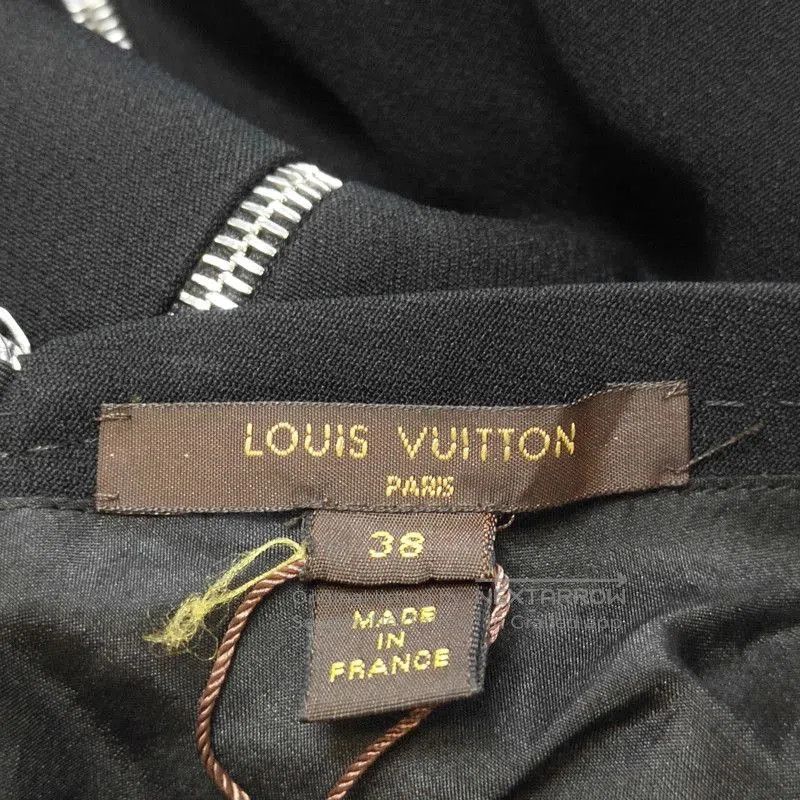 Louis Vuitton Louis Vuitton Classic Black V-Neck Dress. Size US 38 / EU 54 - 6 Thumbnail
