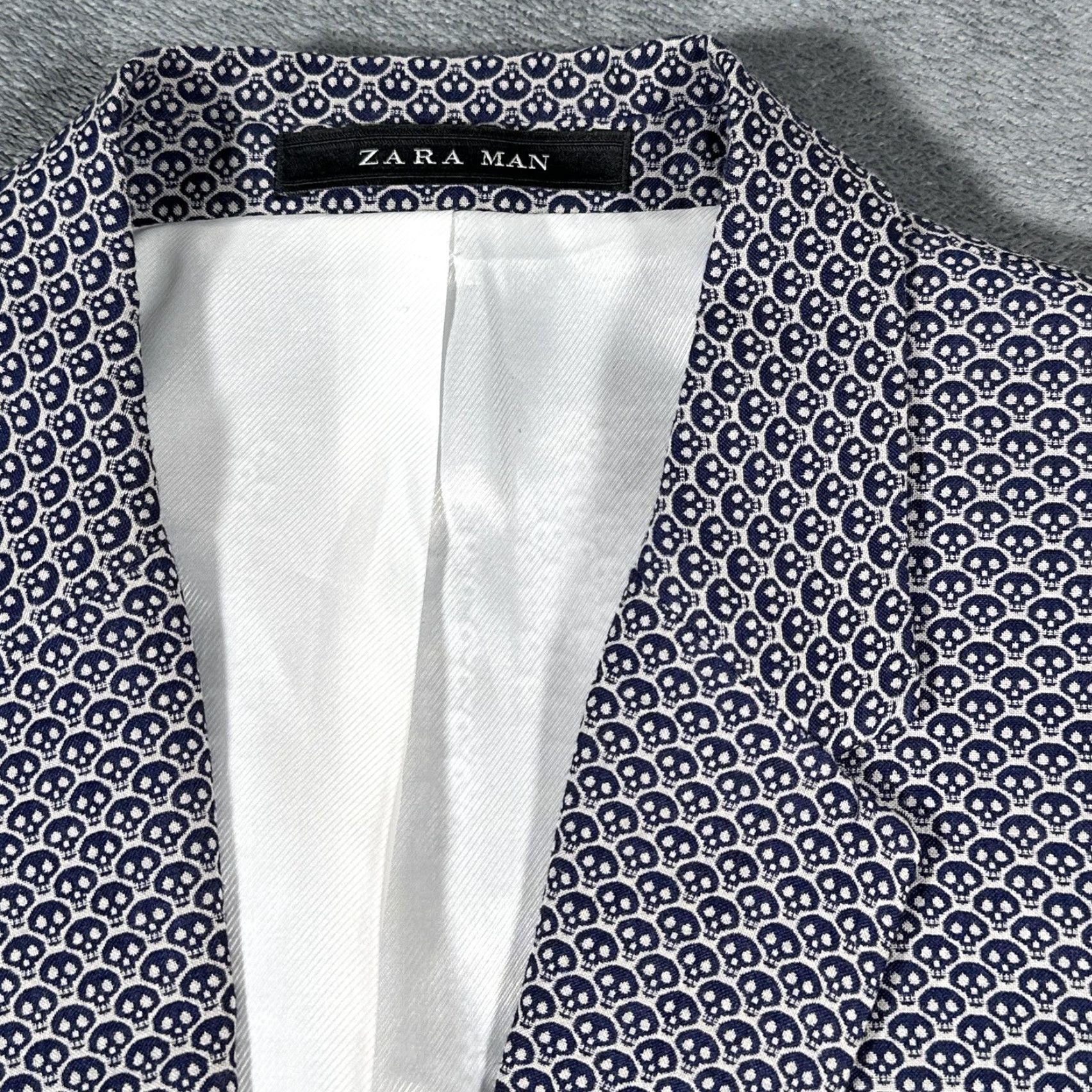 Zara ZARA MAN Blazer Mens 38 Skull Print Navy Blue Sport Coat Jacket Two Button Lined Notch Lapel Slim Regular Size 38R - 2 Thumbnail