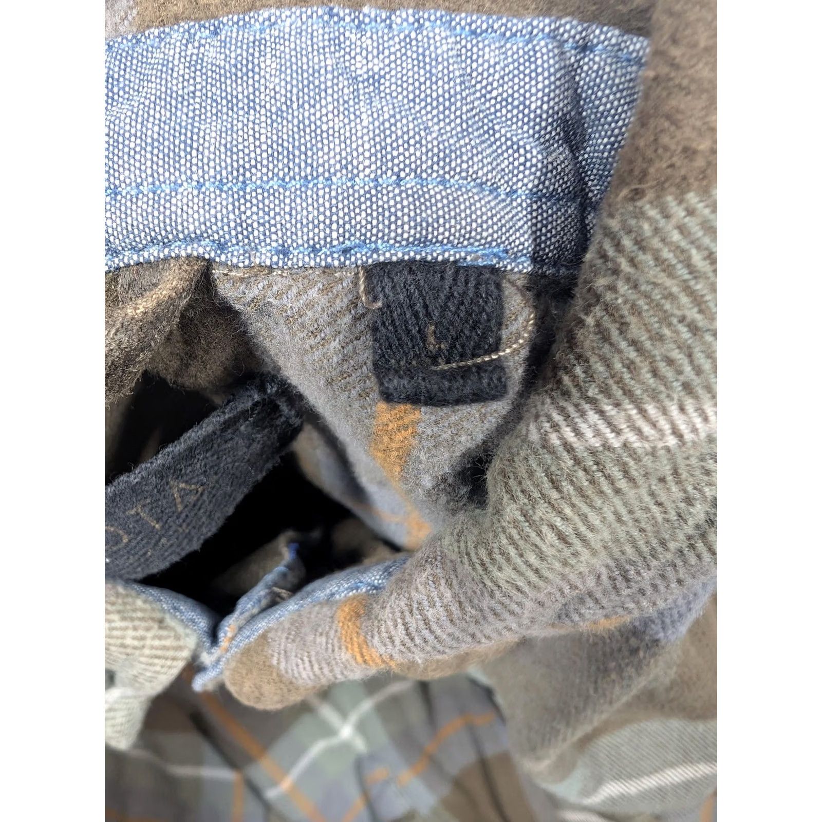 Vintage VINTAGE Dakota Grizzly Shirt Mens L Brown Plaid Flannel Long Sleeve Button Up Casual Size US L / EU 52-54 / 3 - 6 Thumbnail