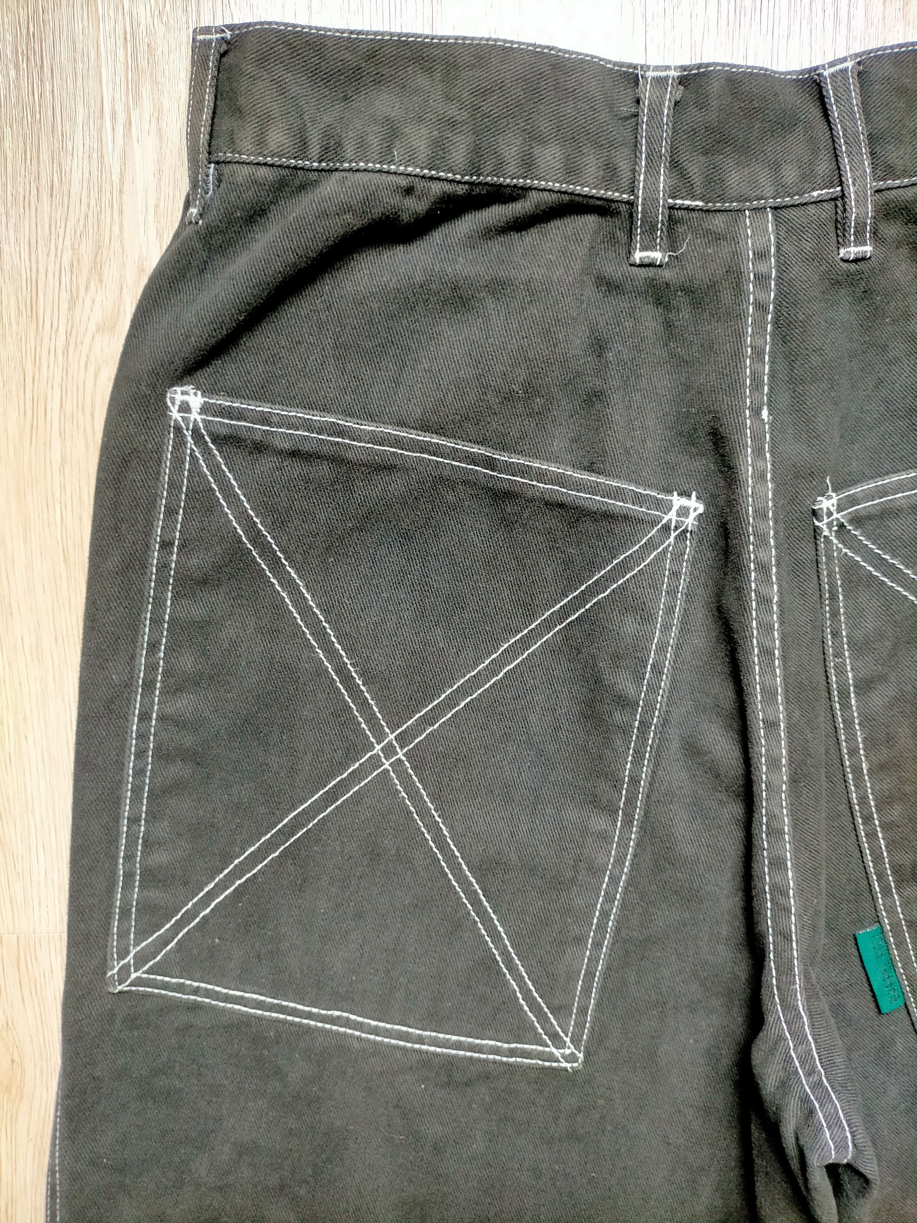 JNCO × Japanese Brand Barrel Roll Baggy Black Embroidered Hip Hop Style Size US 32 / EU 48 - 10 Thumbnail