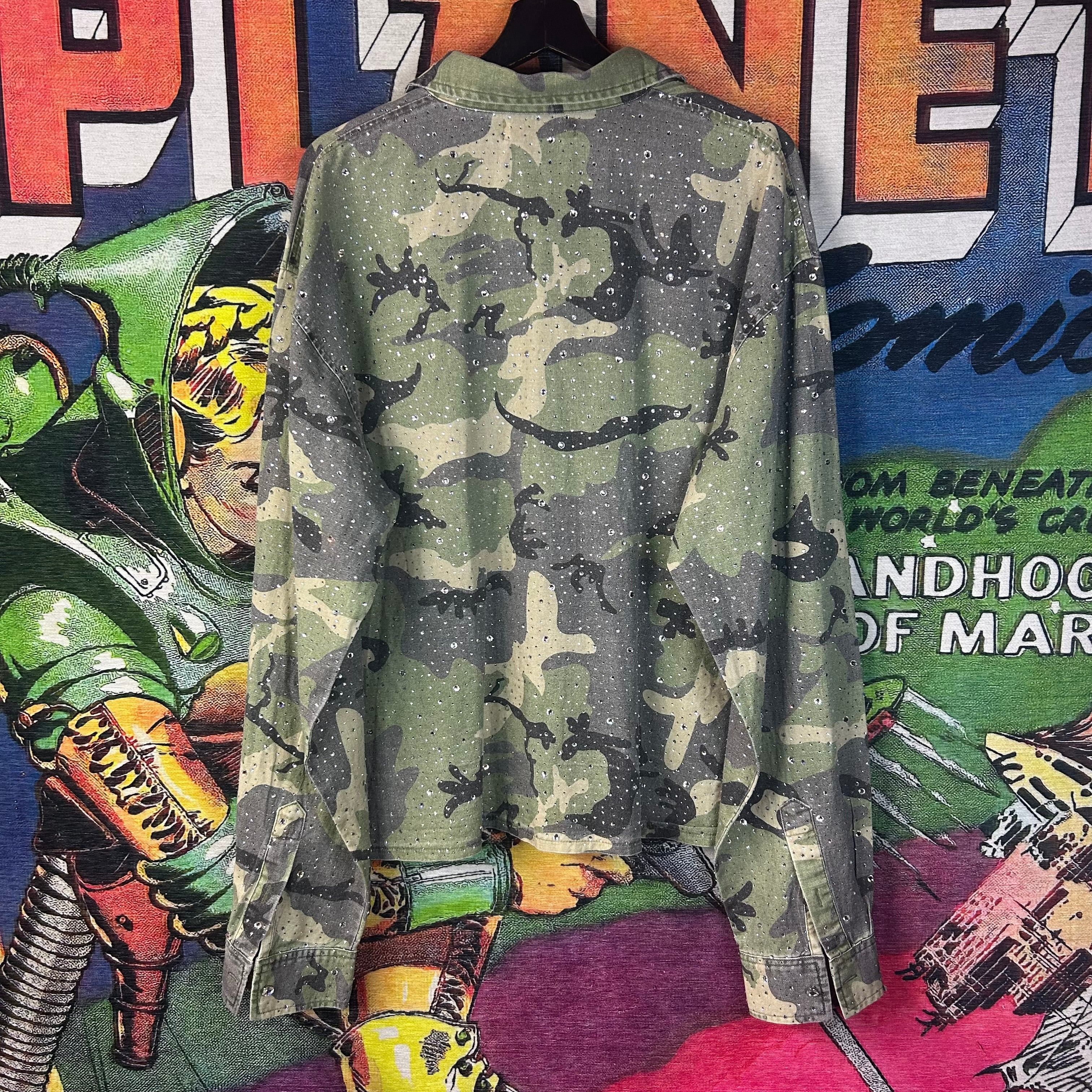 Vale NWT Vale Lives Camo Rhinestone Button Up Shirt Size XL Size US XL / EU 56 / 4 - 2 Thumbnail