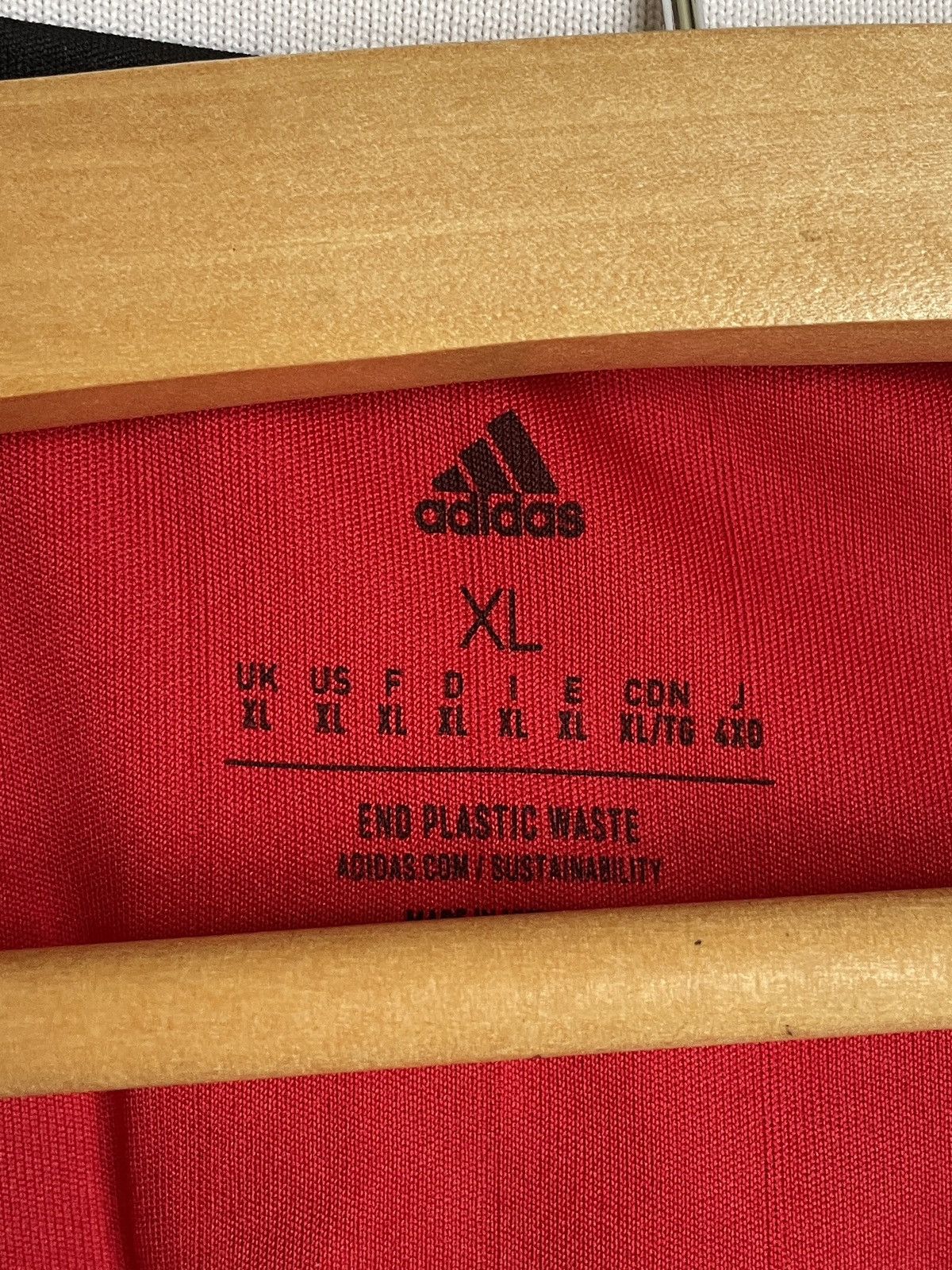 Adidas Manchester United Adidas 2022/23 Home Luke Shaw Jersey Shirt Size US XL / EU 56 / 4 - 9 Thumbnail
