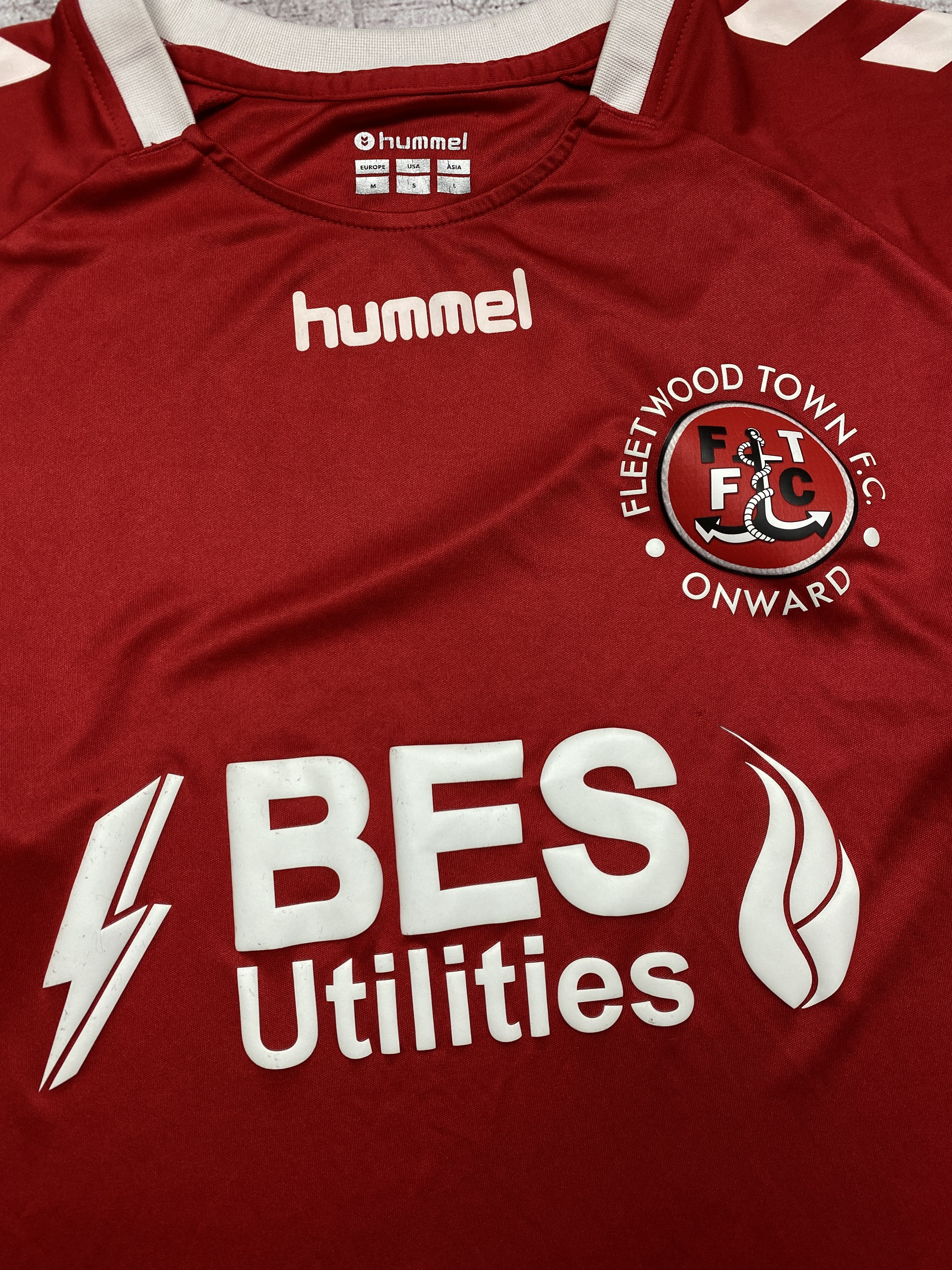 Hummel × Vintage Hummel Fleetwood Town F. C. Vintage Mens Soccer Jersey Size US S / EU 44-46 / 1 - 3 Thumbnail