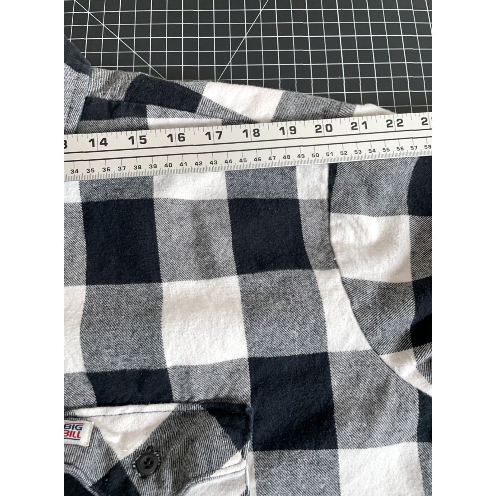 Vintage Big Bill Flannel Shirt Men XL White Black Buffalo Plaid Heavyweight Workwear 90s Grunge USA Size US XL / EU 56 / 4 - 7 Thumbnail
