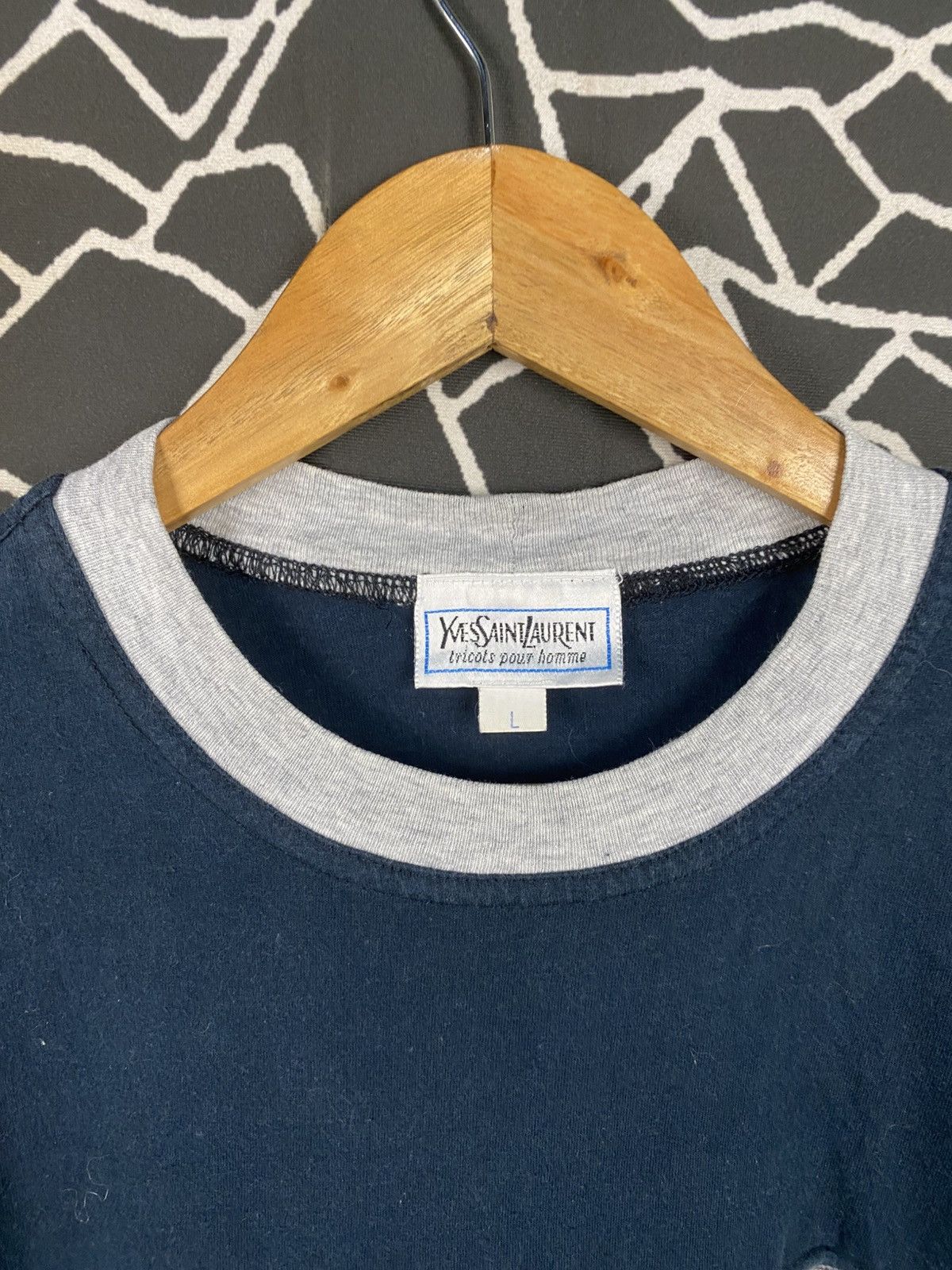 Yves Saint Laurent VINTAGE 90s YSL Made In Italy Big Logo Tee Size US L / EU 52-54 / 3 - 5 Thumbnail
