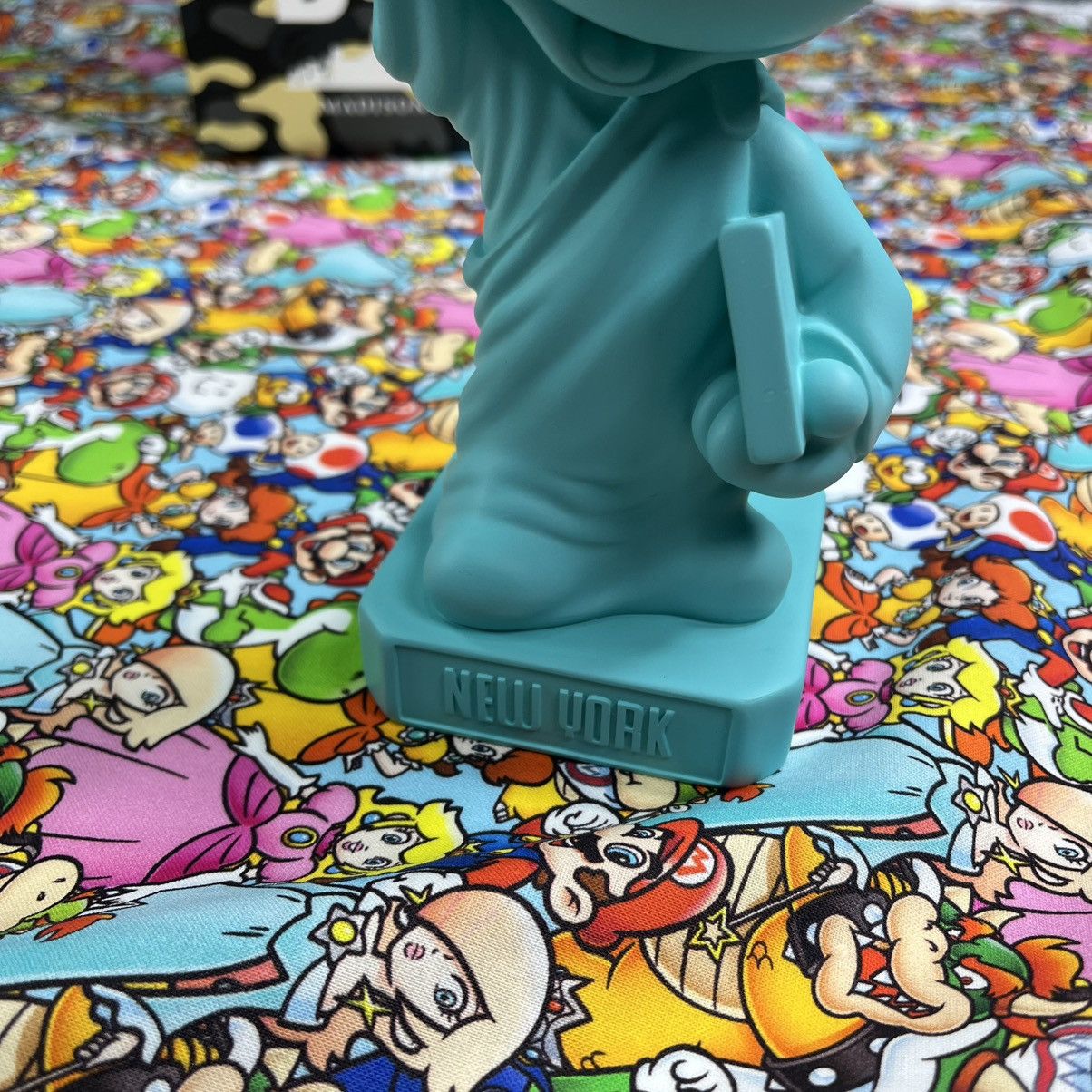 Bape BAPE New York Madison Avenue Statue Size ONE SIZE - 2 Thumbnail
