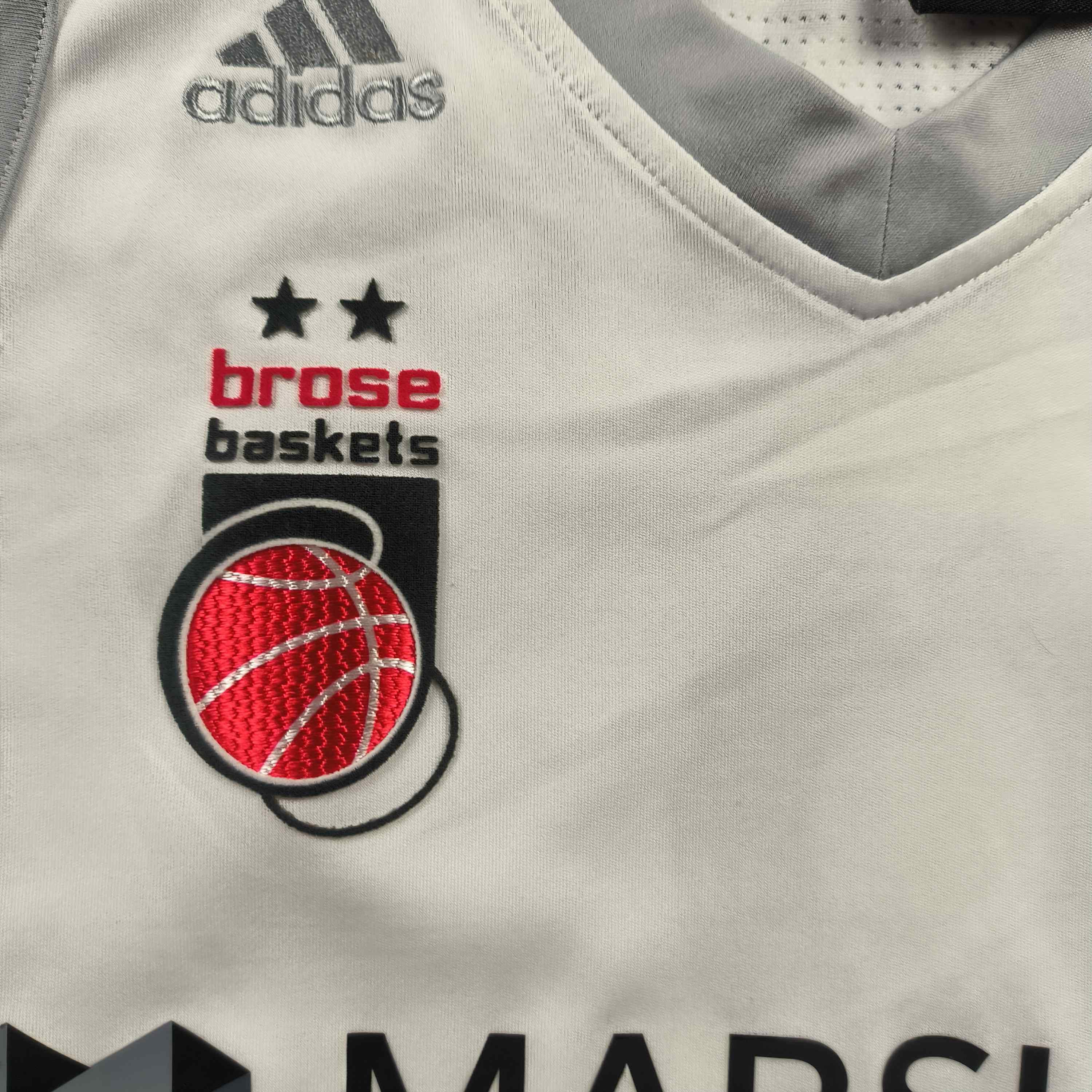 Adidas Brose Basket Bambert 2013 Zach Wright basketball jersey XS Size US XS / EU 42 / 0 - 5 Thumbnail