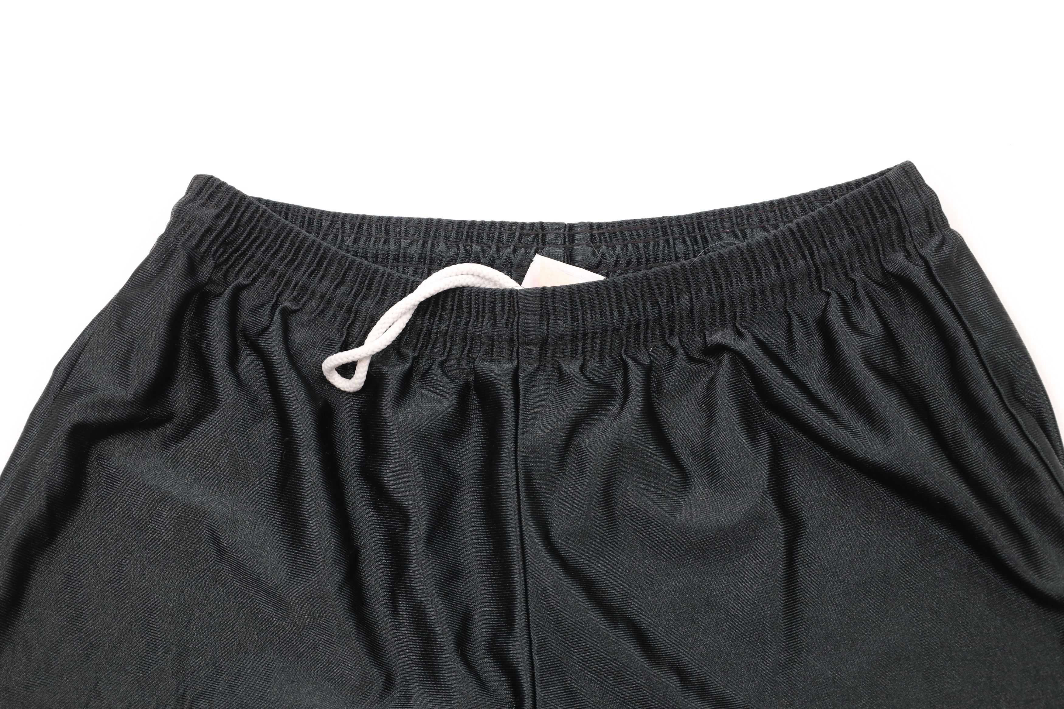 Vintage Vintage 90s Streetwear Silky Nylon Above Knee Shorts Black Size US 32 / EU 48 - 2 Thumbnail