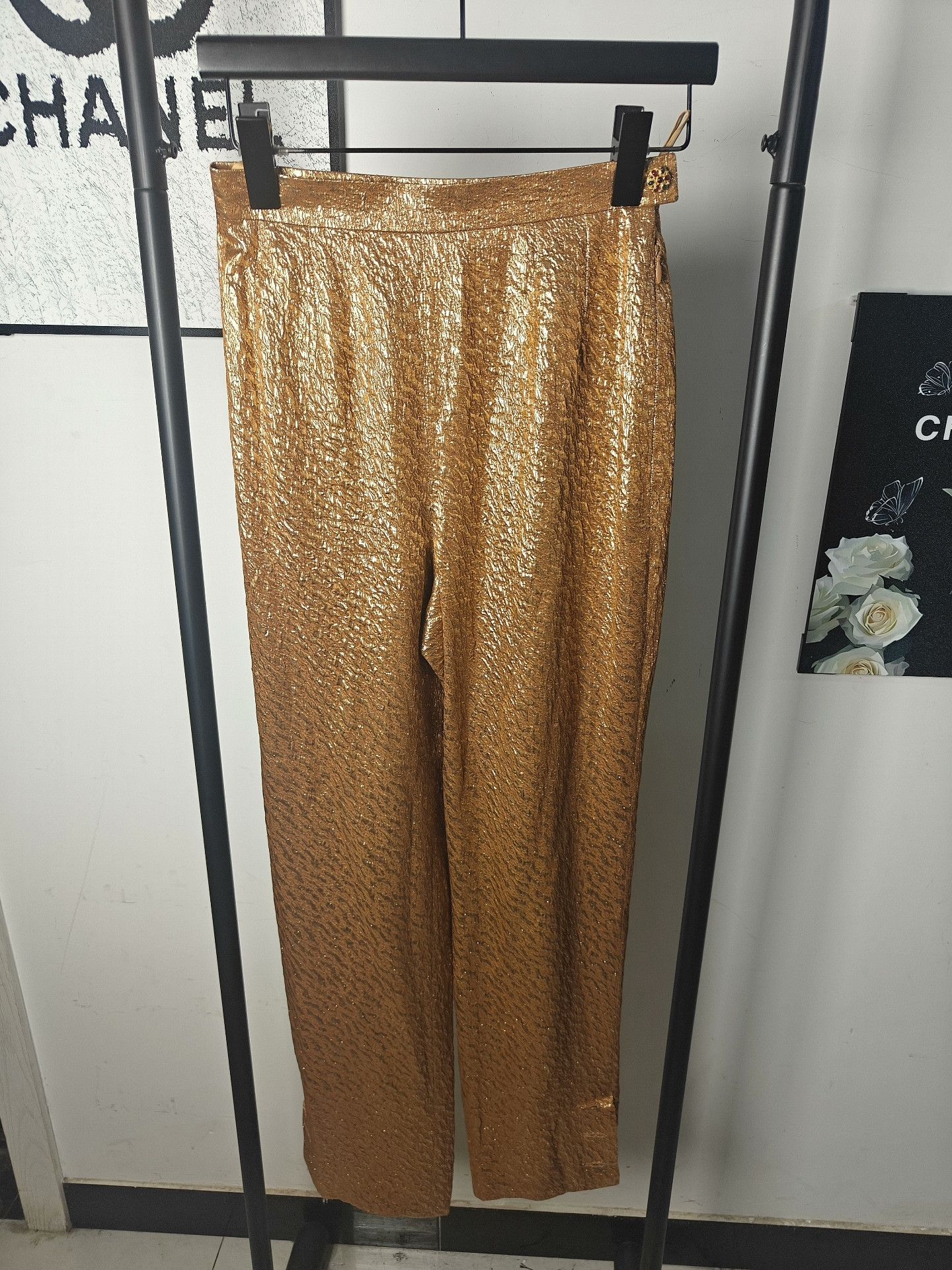 Chanel Chanel Gold Pants 28 Women Size 28" / US 6 / IT 42 - 1 Thumbnail
