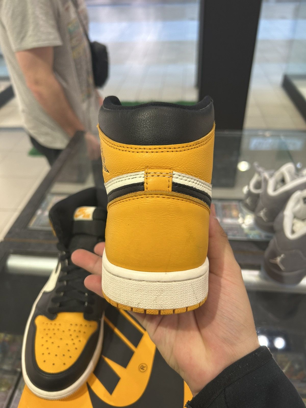 Jordan Brand Jordan 1 retro Taxi 2022 Size US 8 / EU 41 - 3 Thumbnail