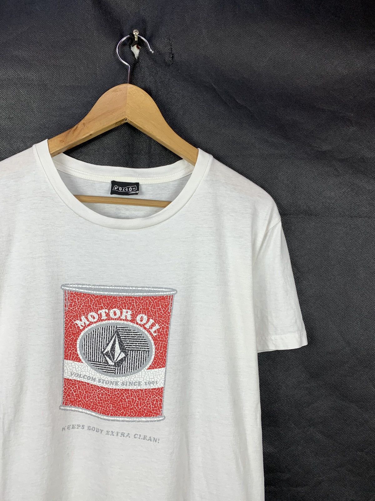Vintage Rare! Vintage Volcom Motor Oil Skate Streetwear Tee Size US M / EU 48-50 / 2 - 2 Thumbnail