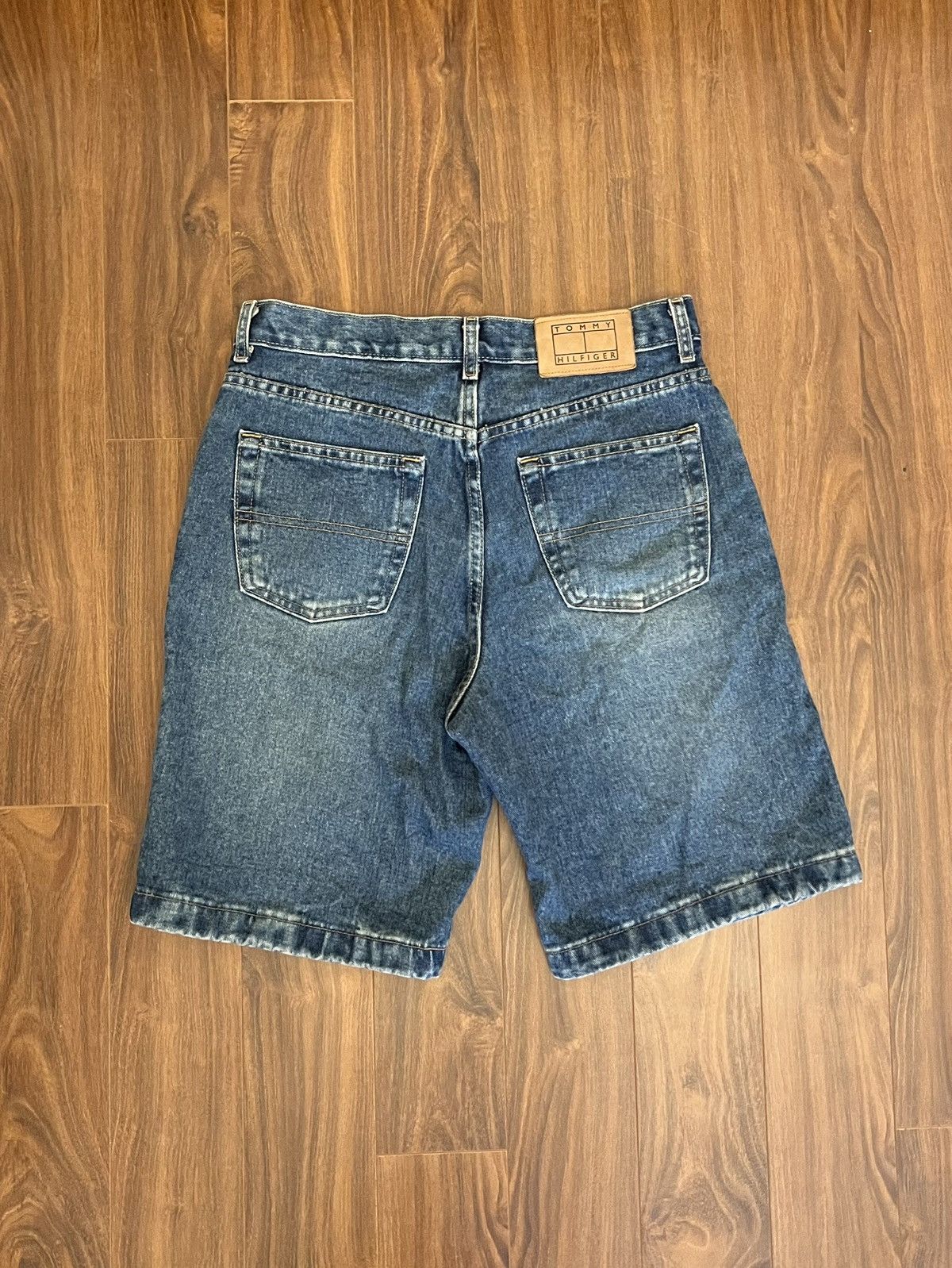 Tommy Hilfiger Vintage 90s Tommy Hilfiger Baggy Fit Denim Jean Shorts Size US 32 / EU 48 - 4 Thumbnail