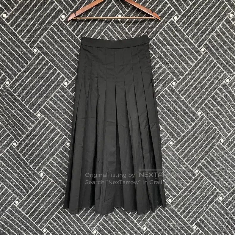 Fendi Fendi Ladies black pleated skirt, medium-length Size 25" / US 0 / IT 36 - 2 Thumbnail