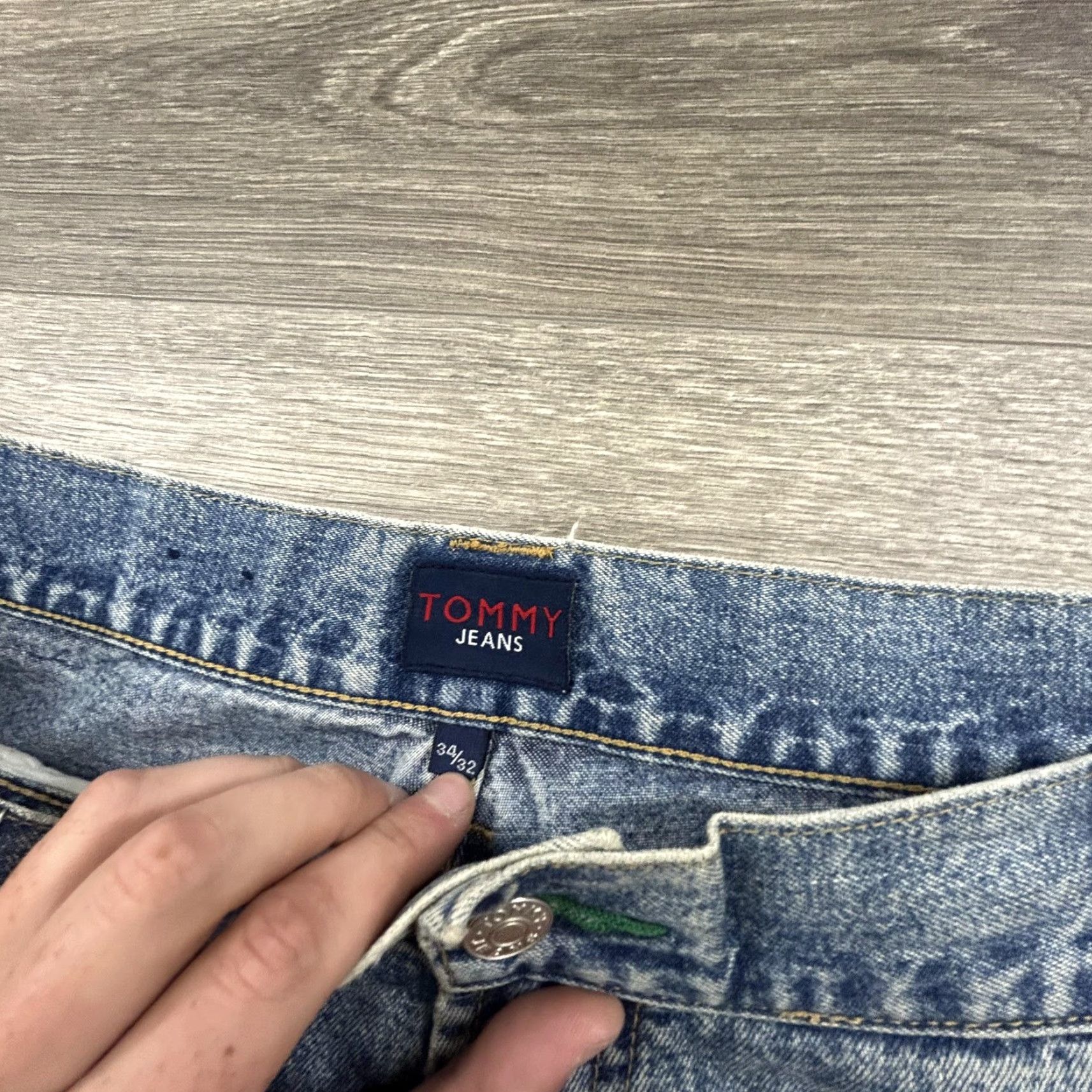 Tommy Hilfiger VINTAGE Tommy Hilfiger Jeans Carpenter Pants Jeans Mens 34x30 Wide-Leg 34 Blue 1990s Tommy Jeans Logo Size US 34 / EU 50 - 3 Thumbnail