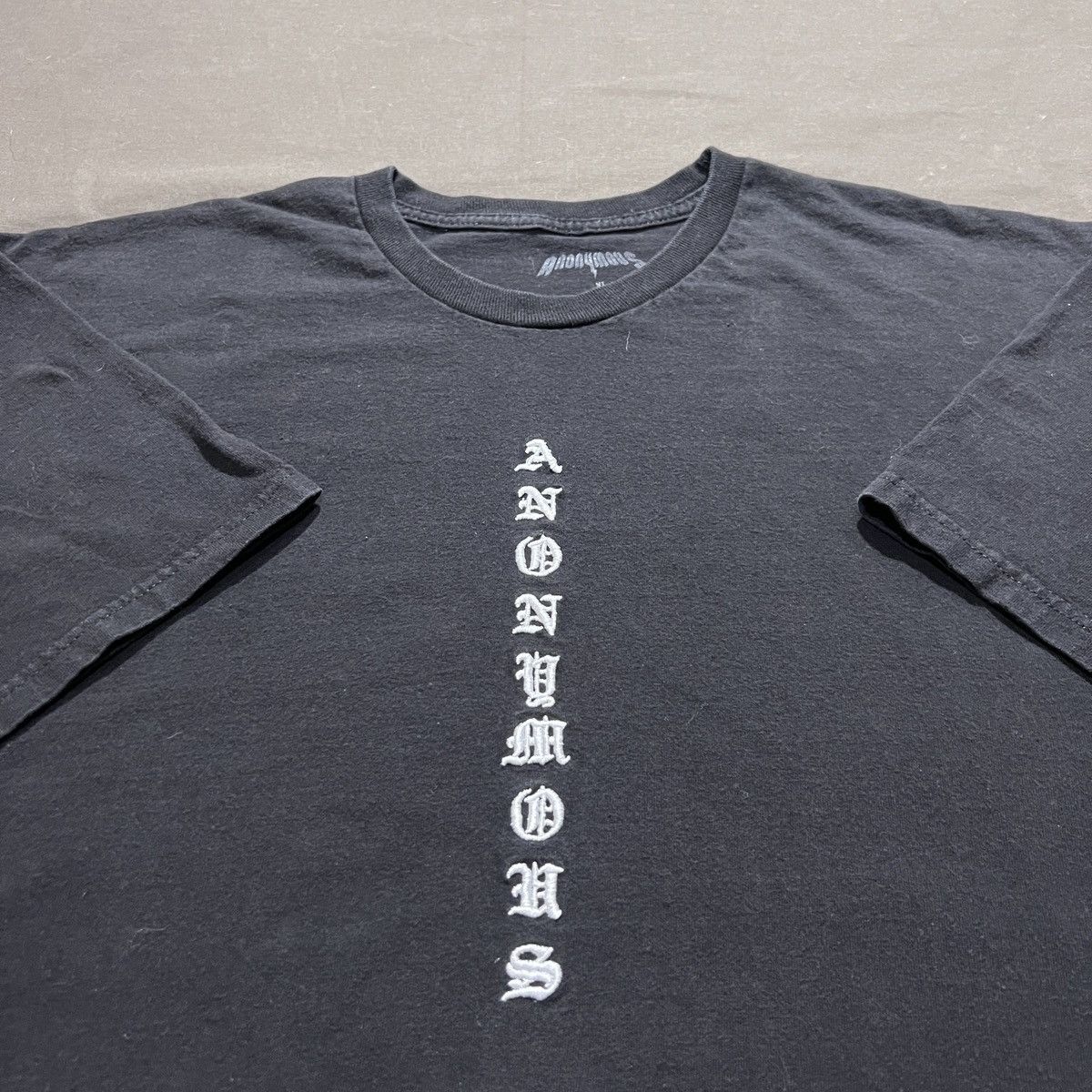 ANONYMOUS TEE graphic streetwear