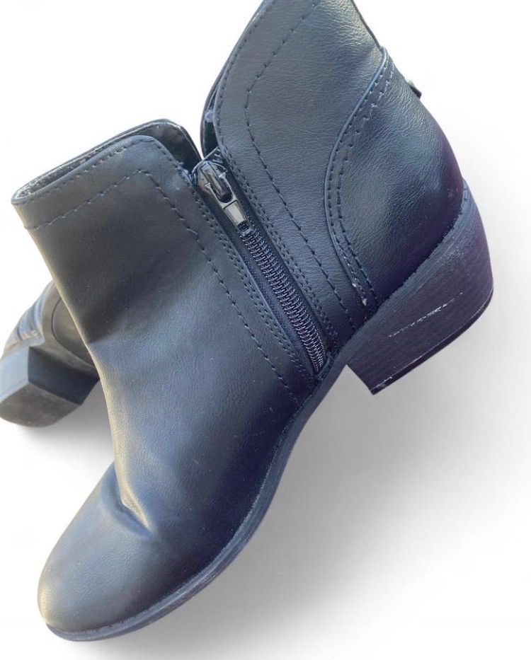 Guess Guess Black Faux Leather Ankle Booties Side Zip Women’s 9 Size US 9 / IT 39 - 4 Thumbnail