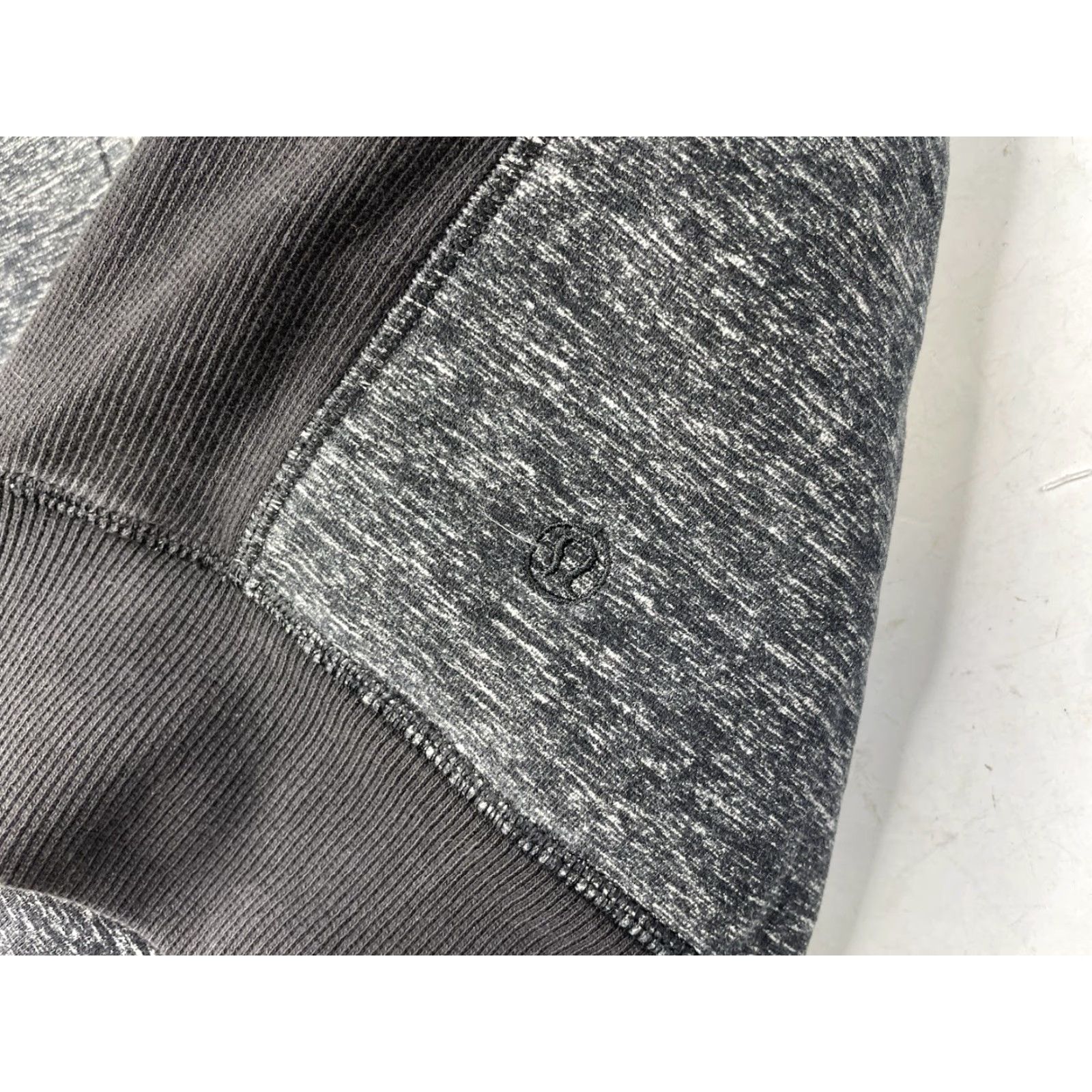 Lululemon Lululemon Best Coast Sweater Mens XL Gray Full Zip Pockets Heavy Size US XL / EU 56 / 4 - 3 Thumbnail