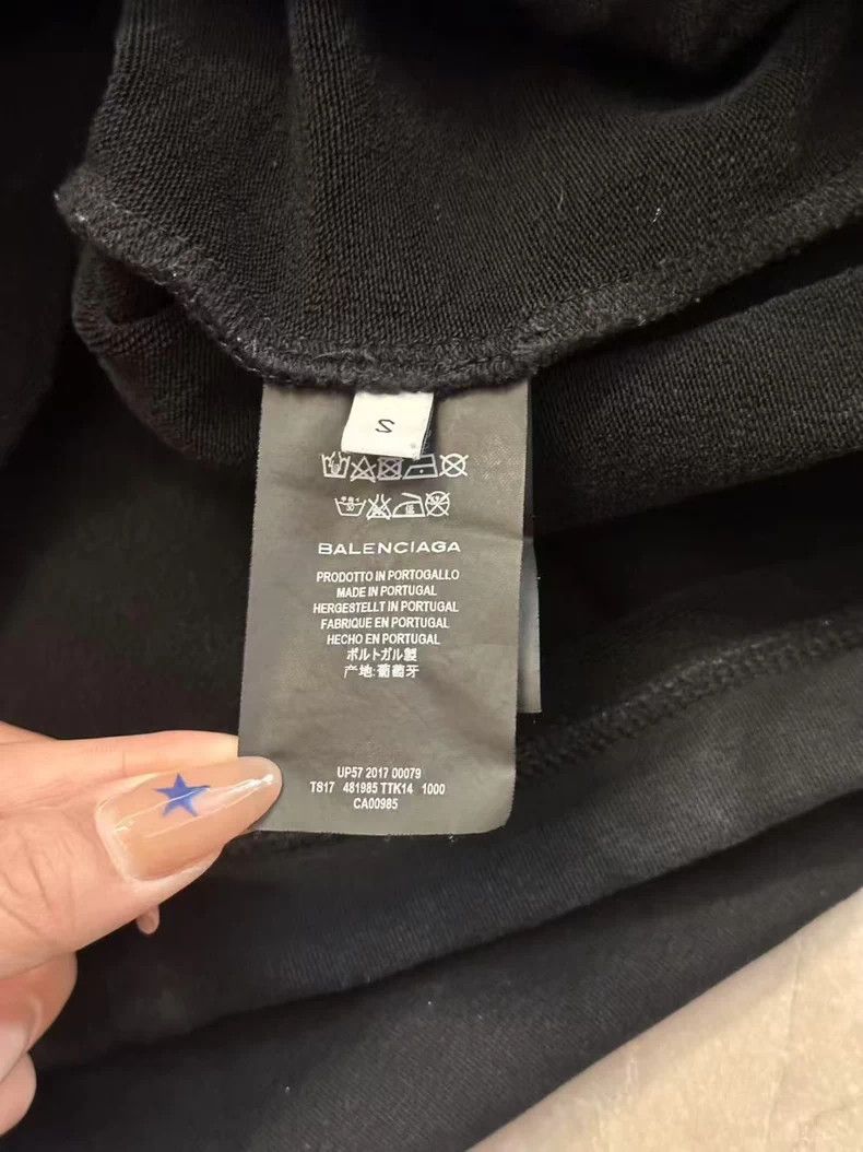 Balenciaga Balenciaga Black Small Logo Big Silhouette Hoodie Size US S / EU 44-46 / 1 - 4 Thumbnail