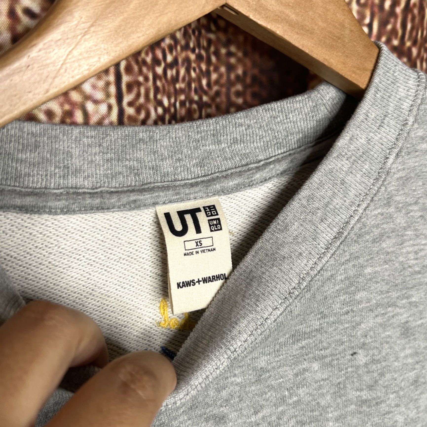 Uniqlo VINTAGE Uniqlo KAWS Andy Warhol Sweatshirt Mens XS Gray Pullover Crew Neck Graphic Print Sweatshirt Size US XS / EU 42 / 0 - 3 Thumbnail