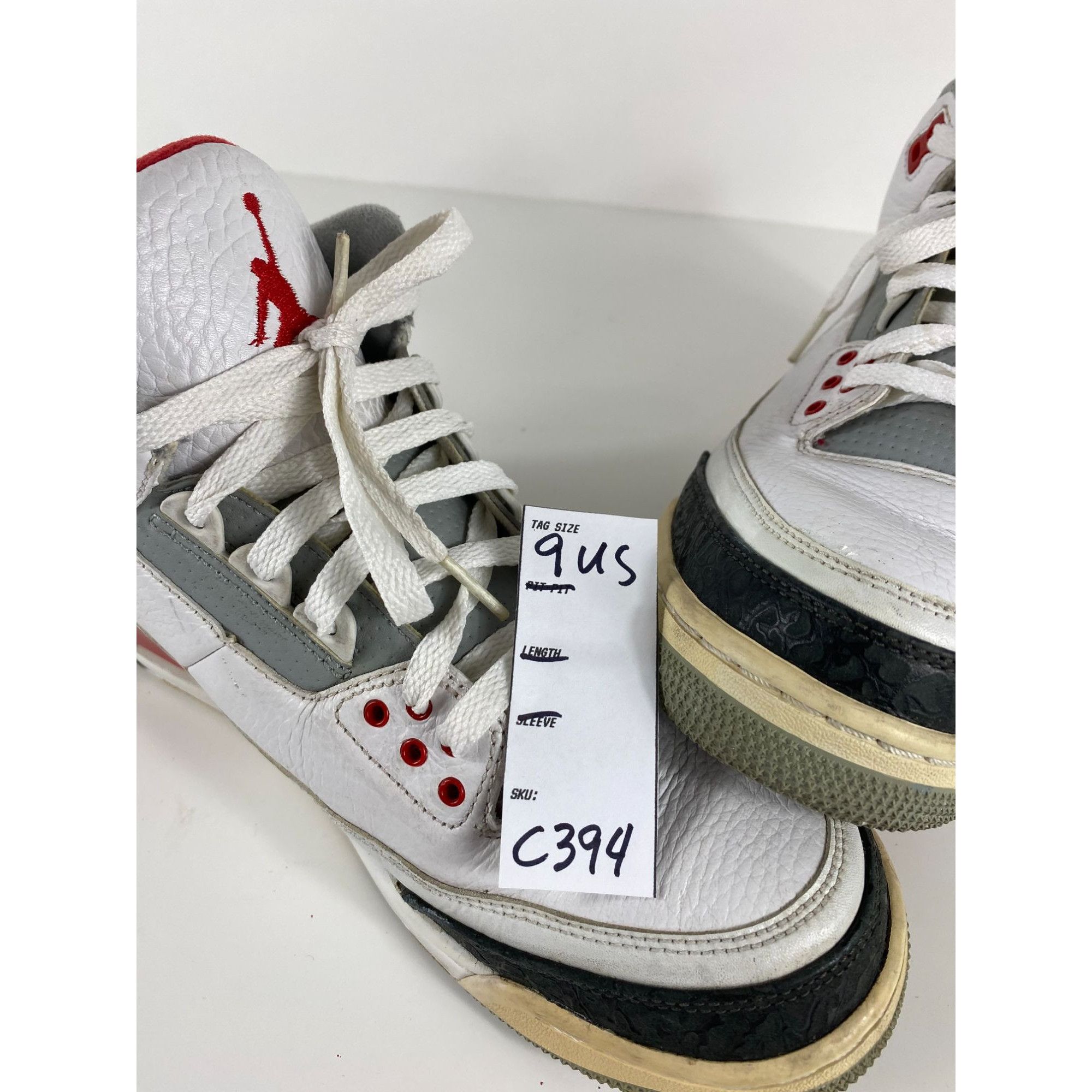 Jordan Brand Jordan 3 Retro Fire Red (2013) Sneakers (136064-120) Size 9 Size US 9 / EU 42 - 8 Thumbnail