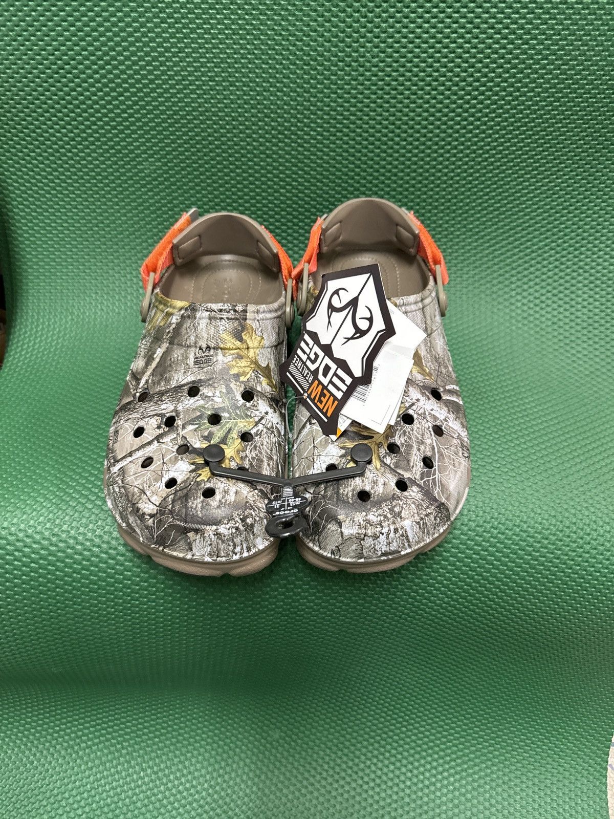 Crocs Crocs Realtree camo, size 13 mens Size US 13 / EU 46 - 2 Thumbnail