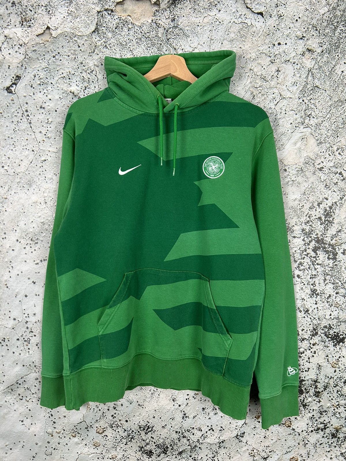 Nike Vintage Nike Celtic Glasgow Hoodie Swoosh Soccer Football Size US M / EU 48-50 / 2 - 1 Thumbnail