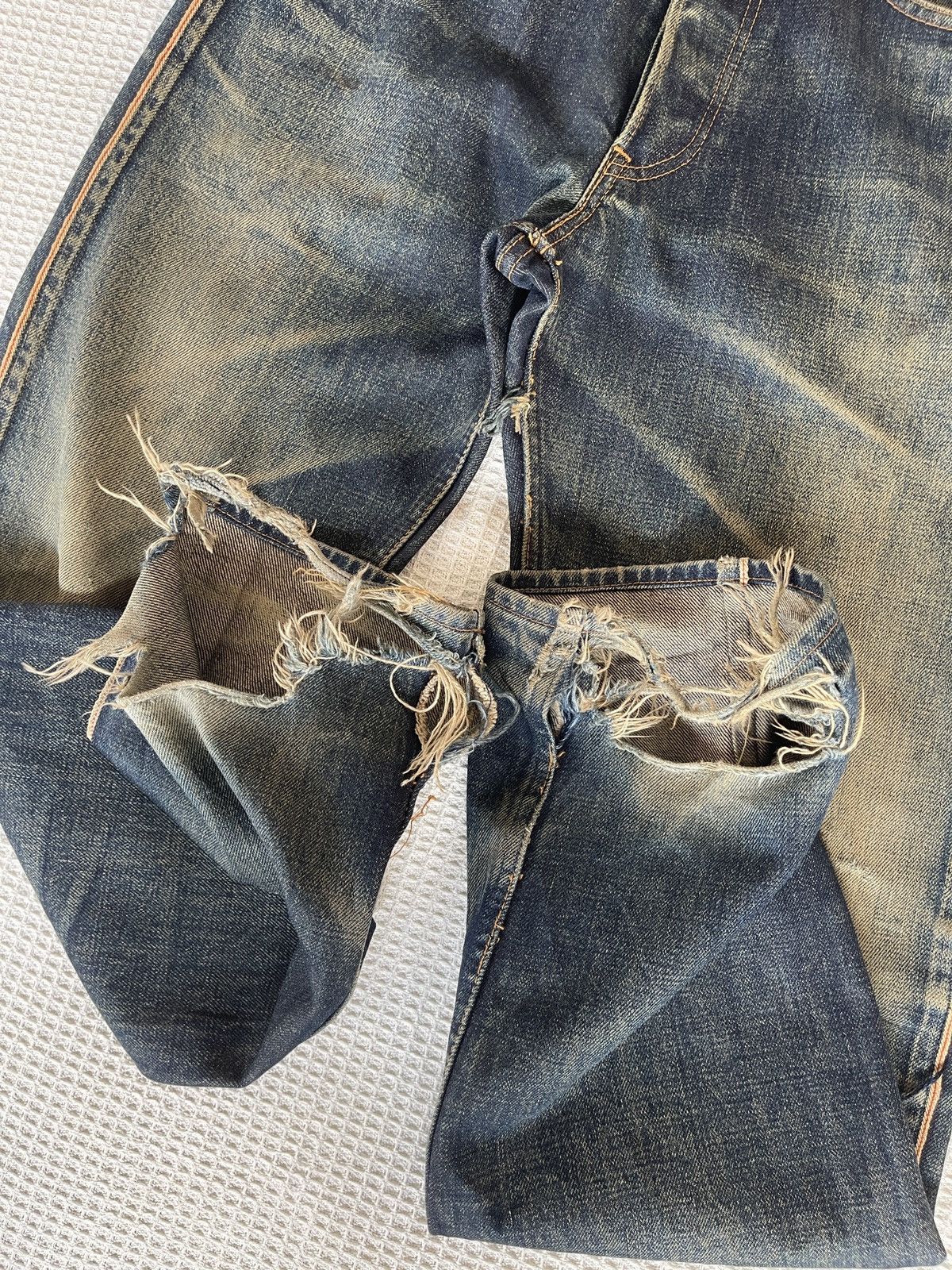 Nepenthes VINTAGE90s🔥HOGGS NEPENTHES NEEDLES🔥Thrashed Selvedge Jeans Size US 32 / EU 48 - 12 Thumbnail