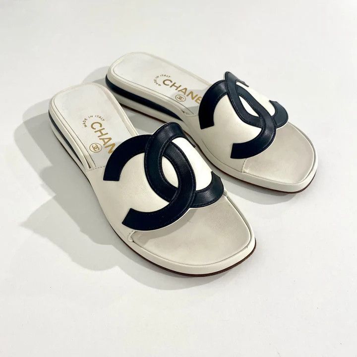 Chanel os11x0426 Vintage CC Slide Sandals in Black/White Size US 8 / IT 38 - 2 Thumbnail
