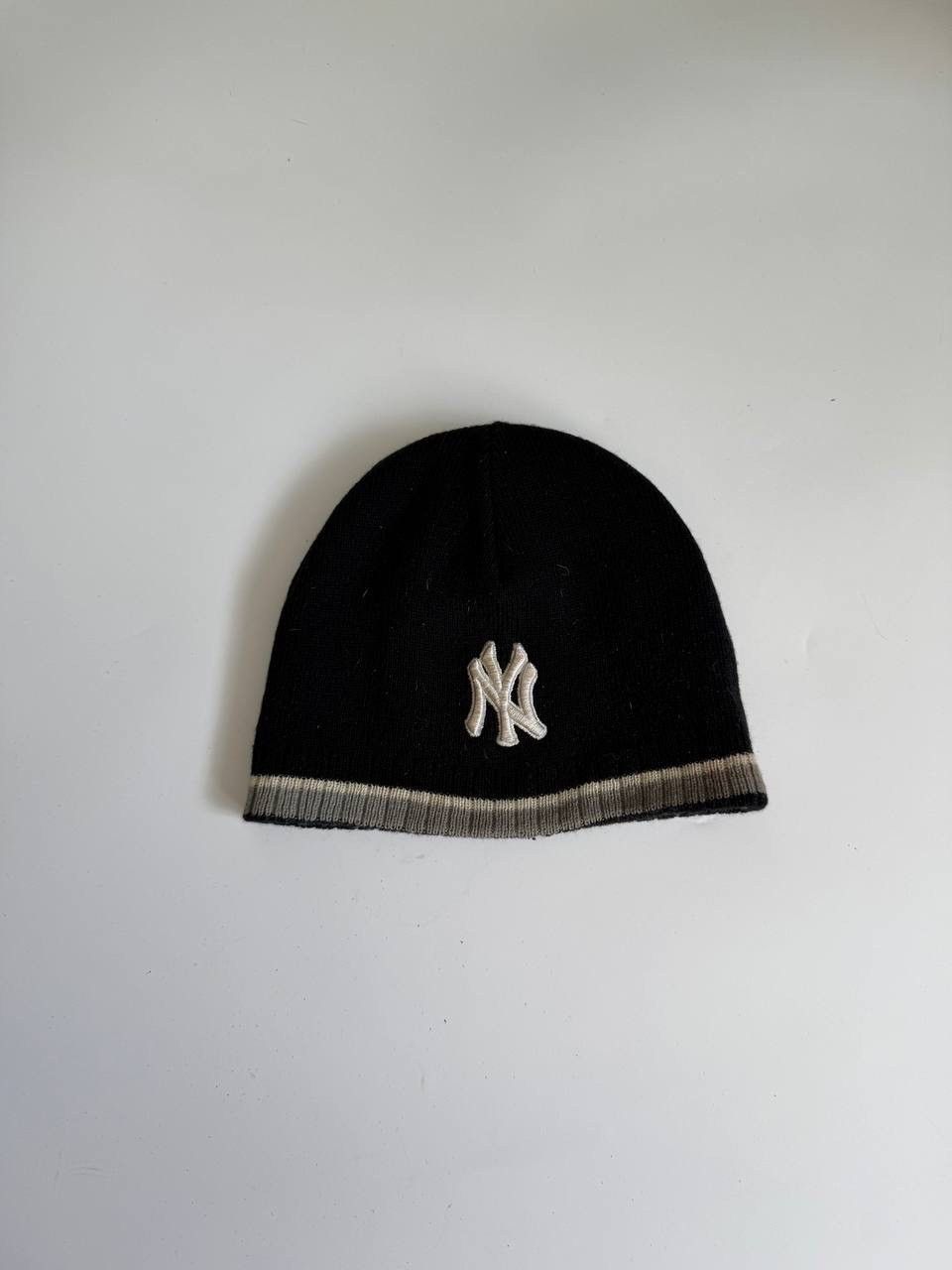 New York Yankees Vintage New York Yankees Two side winter hat OS Size ONE SIZE - 3 Thumbnail