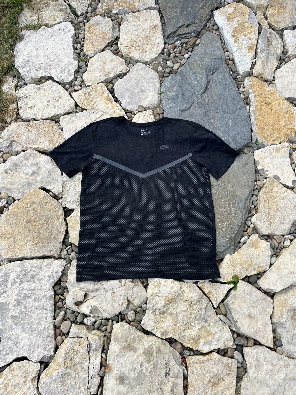 Nike tech fleece drill y2k t-shirt tee chest logo swoosh
