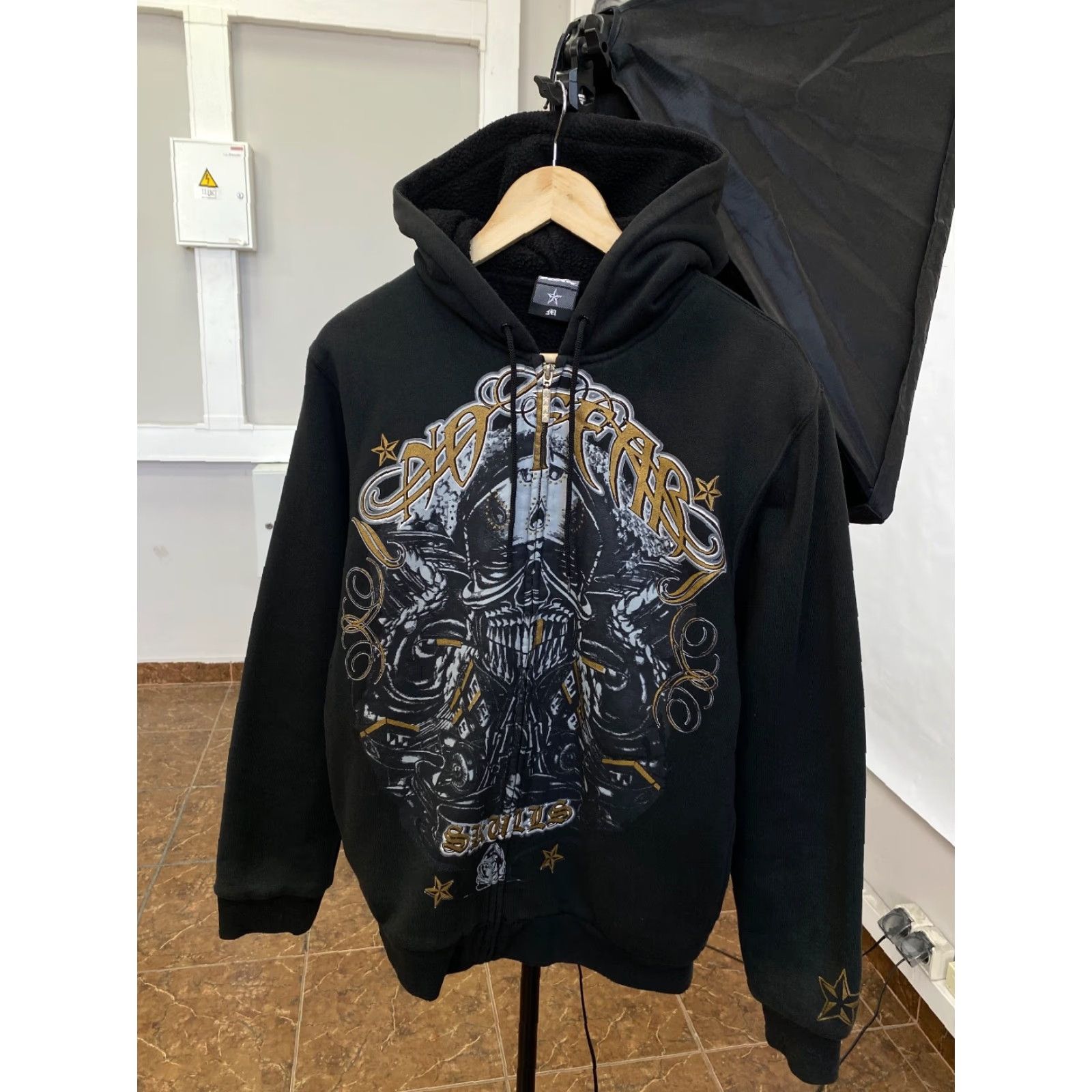 No Fear VINTAGE No Fear Skull Bones Affliction Zip Up Hoodie Shirt Mens M Black Size US M / EU 48-50 / 2 - 2 Thumbnail