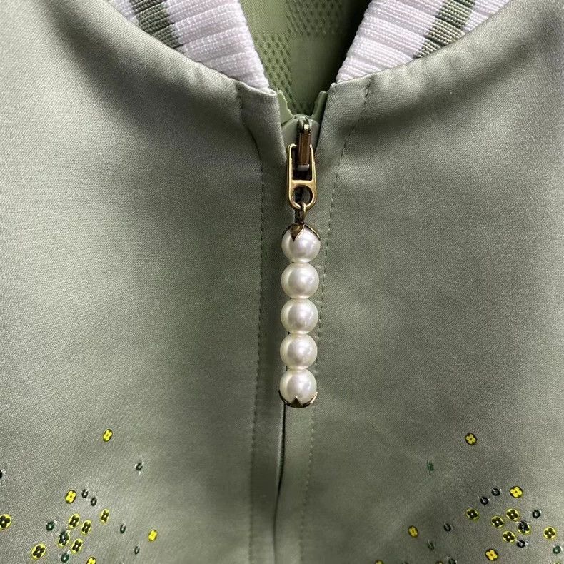 Louis Vuitton Louis Vuitton 24 new white and green embroidered mosaic dra Size US S / EU 44-46 / 1 - 3 Thumbnail