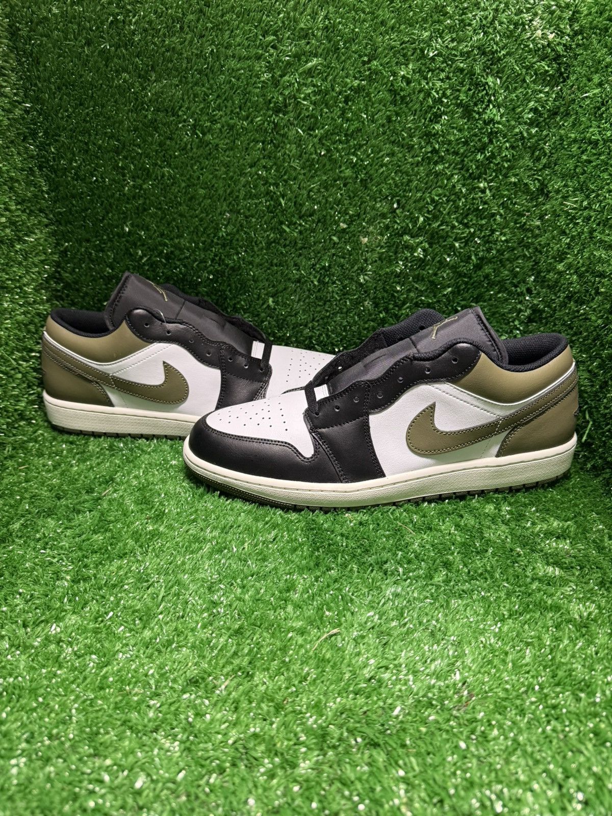 Jordan 1 Low Black Toe Medium Olive size 13.
