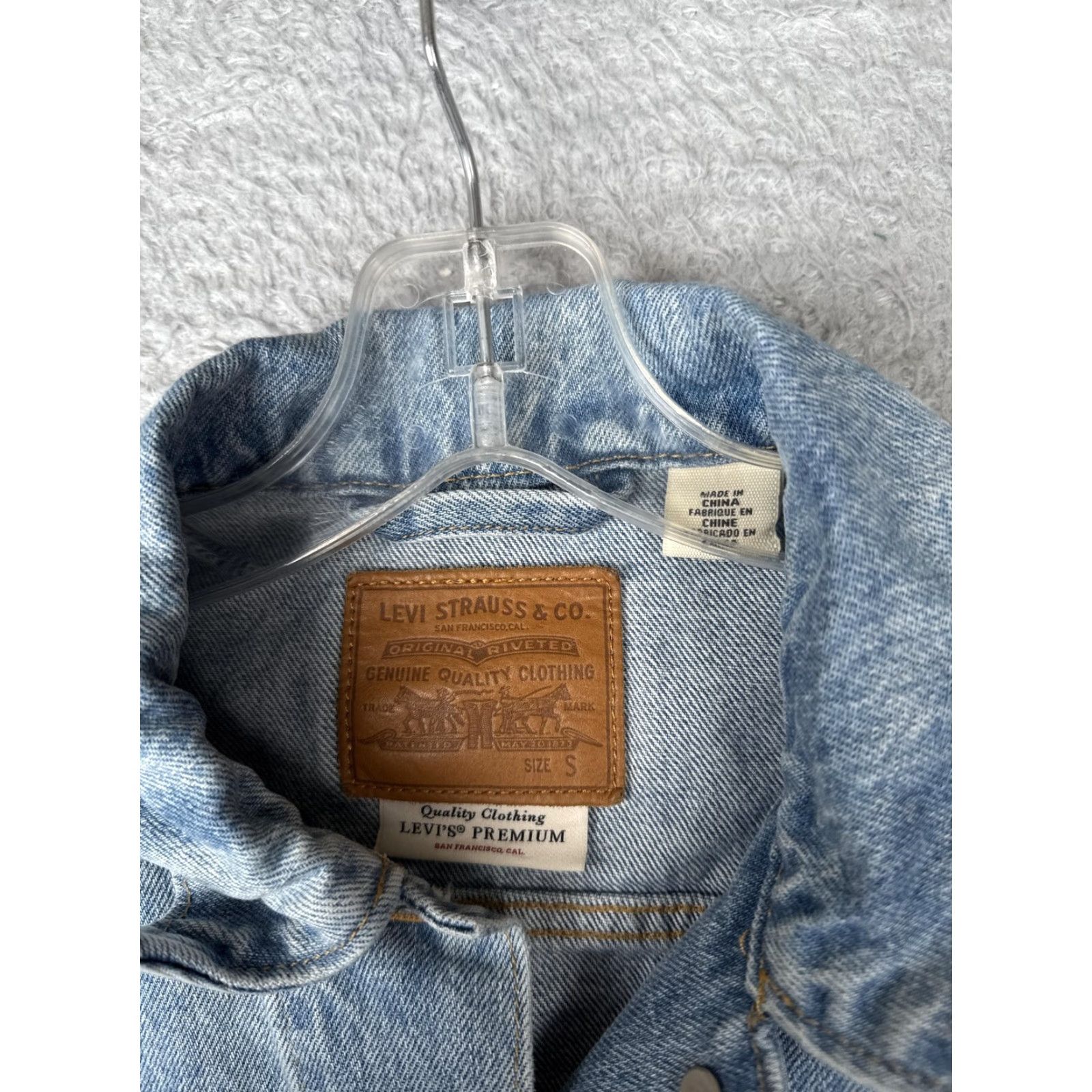 Levi's Levi's Premium Jacket Women Small Blue Denim Trucker Jacket Button Front Pockets Regular Fit Short Length Vintage: No Size S / US 4 / IT 40 - 7 Thumbnail