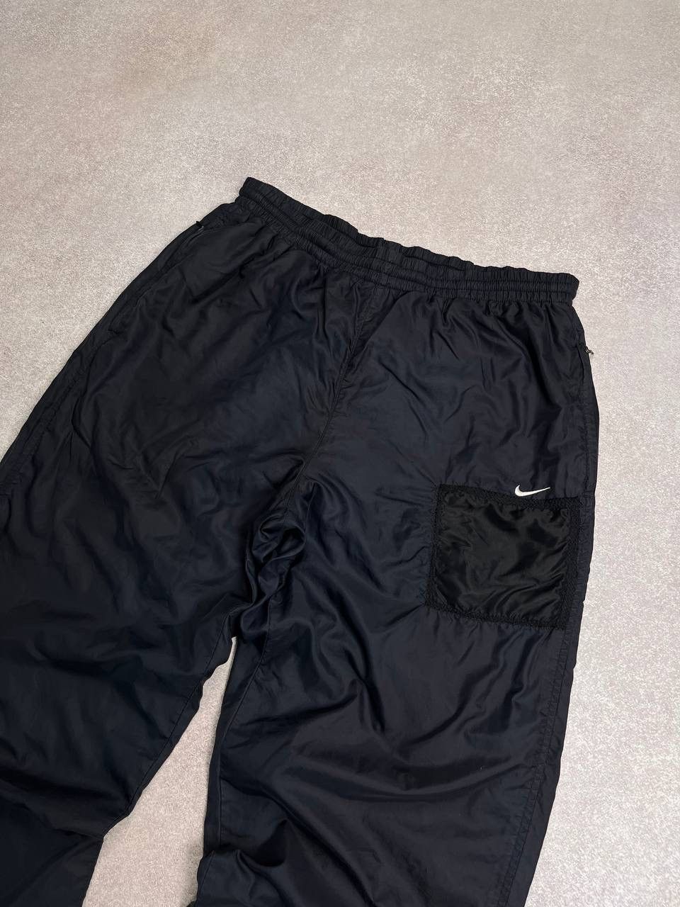 Vintage VINTAGE NIKE SWOOSH BAGGY NYLON TRACK PANTS Y2K L Size US 34 / EU 50 - 4 Thumbnail