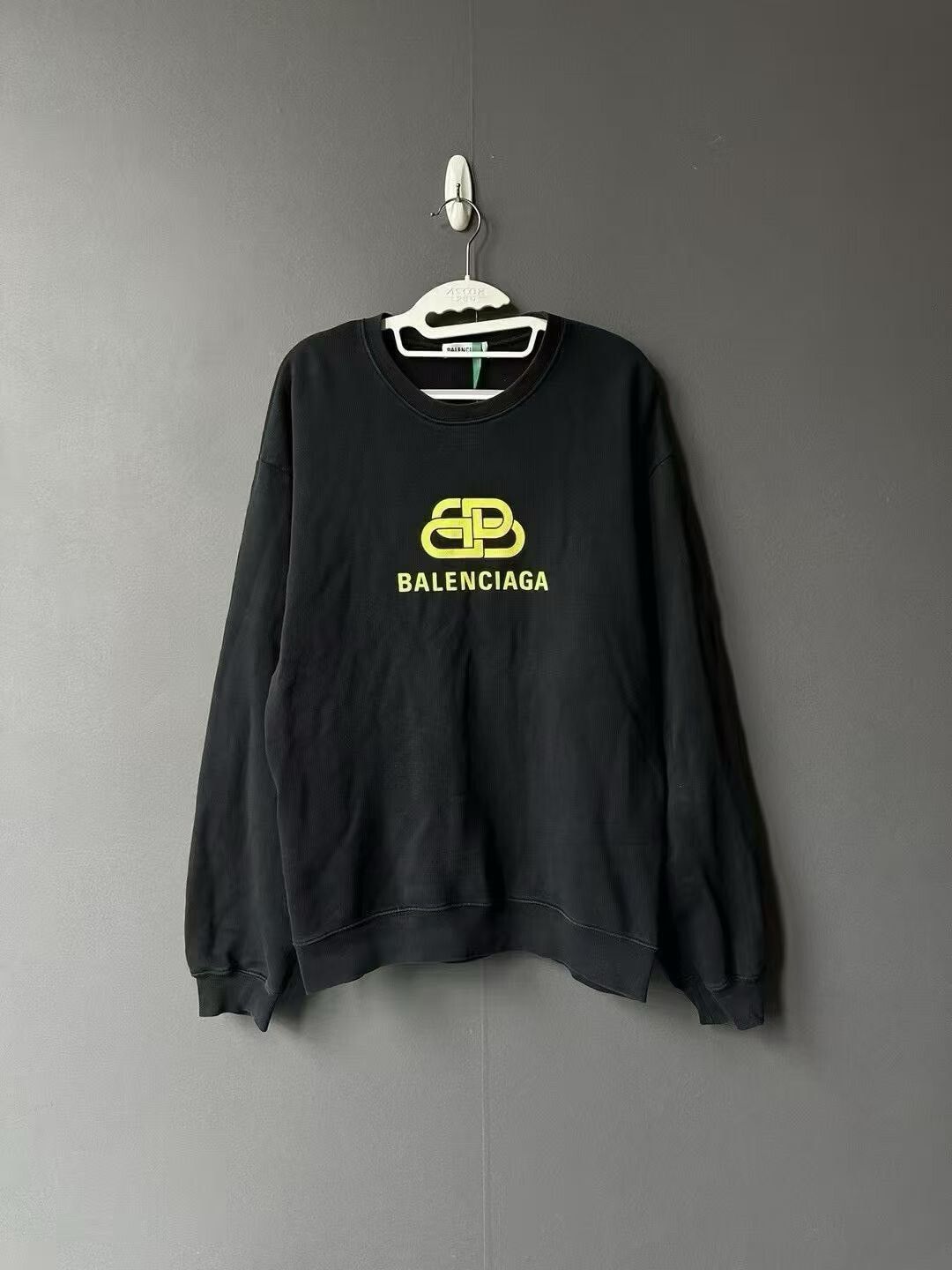 Balenciaga Balenciaga Lock Buckle Sweatshirt Size US S / EU 44-46 / 1 - 1 Thumbnail